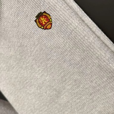 隔天出货 巴黎世家 2026春夏季新款纯色针织圆领短袖针织T恤男装 修身款圆领针织男士衫采用细腻的坑条 隔天出货 巴黎世家 2026春夏季新款纯色针织圆领短袖针织T恤男装 修身款圆领针织男士衫采用细腻的坑条