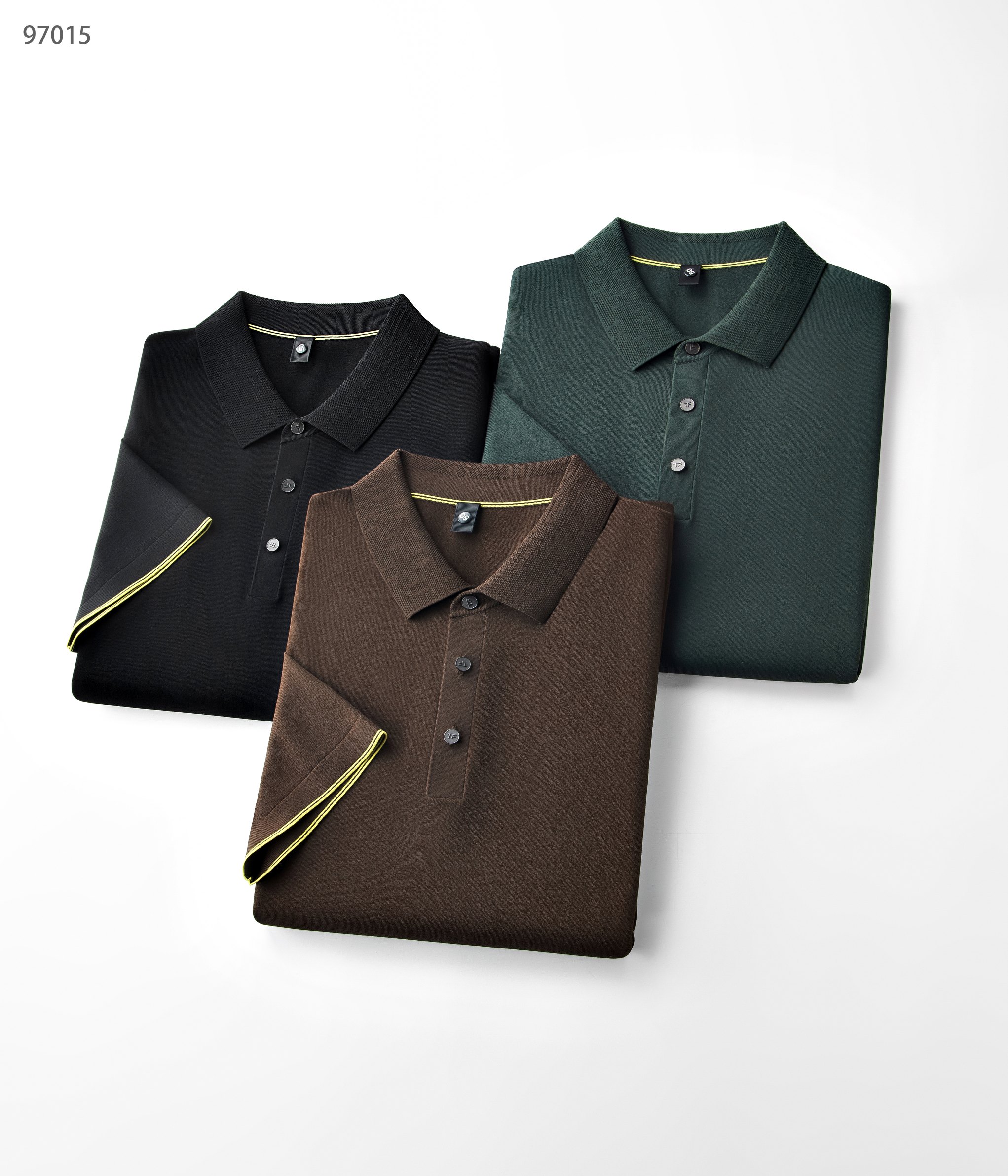 NO:161758,25 spring and summer new product, mulberry silk series 97015, color black, green, brown, size 48-58, this product uses a fine blend of (mulberry silk) and (Laiser) double-optimal silk material. Mulberry silk is a natural fiber that combines light, soft and fine in nature, effectively adjusting the temperature and humidity balance of the skin surface. It is known as the second skin of human beings. The combination with Laiser makes it comfortable, skin-friendly, breathable and soft, making it more classy and textured. The lapel business model, with the classic three-pin buckle design, fully showing the latest trend style. The front chest (without logo) is both luxurious, beautiful and elegant. This is the finishing touch, a must-have item for business and leisure in spring and summer!  ,alexander wang1986090925春夏新品,桑蚕丝系列97015,颜色黑色,绿色,咖色,尺码48-58, 本品采用（桑蚕丝）与（莱赛尔）双优丝线材质精细混纺结合而成的面料,桑蚕丝是是自然界集合轻、柔、细为一体的天然纤维,有效的调节皮肤表面的温湿度平衡,被誉为人类的第二皮肤,与莱赛尔的结合使其穿着舒适亲肤透气柔软,使其更上档次有质感. 翻领商务款,加入精典三粒扣设计,尽显最新潮流风范,前胸（无logo）既奢华美观又大气精致,此乃点睛之笔,春夏商务休闲必备单品！,,alexander wang,Men's clothing