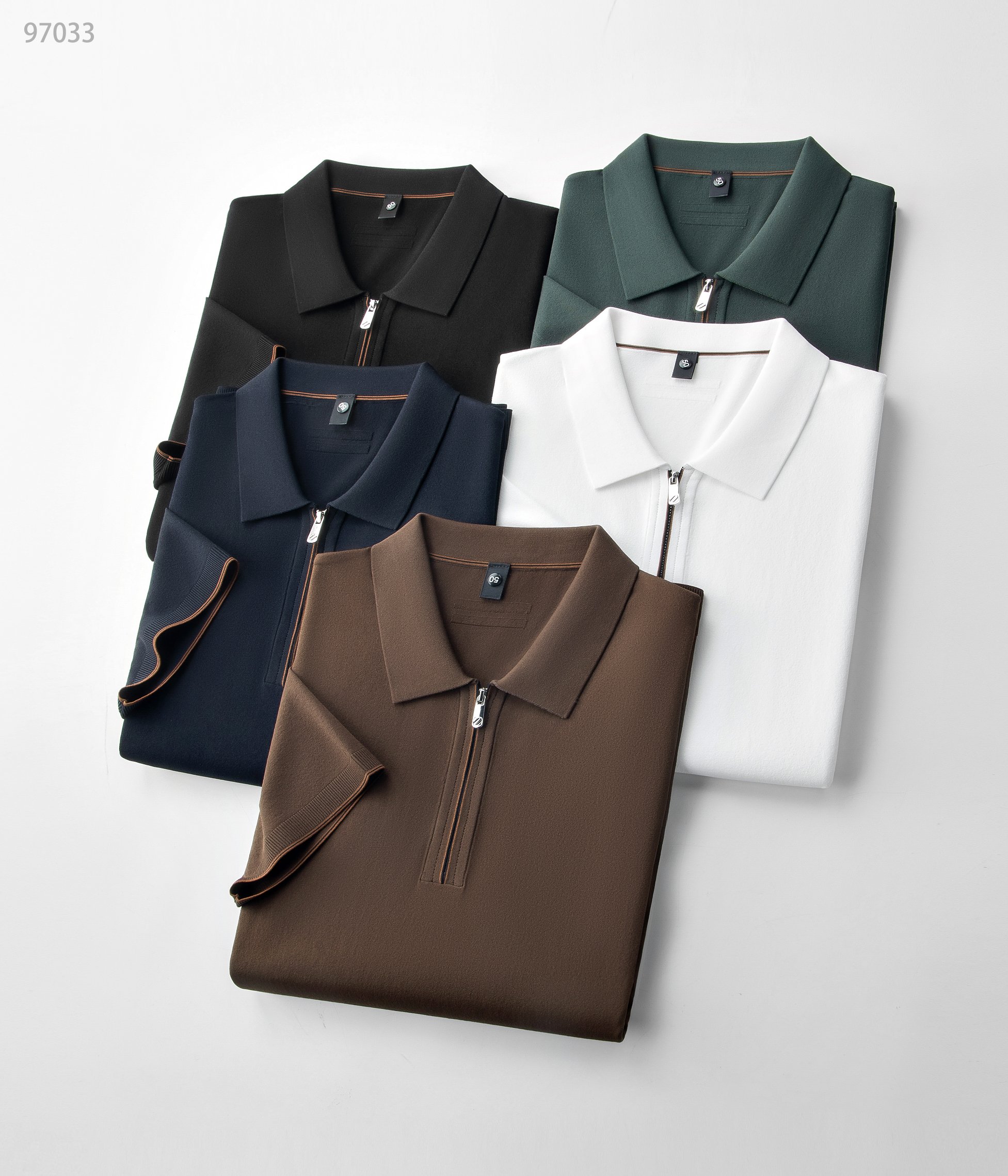 NO:161744,9703325 spring and summer new product, mulberry silk series 97033, color black, Tibetan orchid, dark green, brown, white, size 48-58, this product uses a fine blend of (mulberry silk) and (Laiser) double-optimal silk material. Mulberry silk is a natural fiber that combines light, soft and thin in nature. It effectively regulates the temperature and humidity balance of the skin surface. It is known as the second skin of mankind. The combination with Laiser makes it comfortable, skin-friendly, breathable and soft, making it more classy and textured. Lapel business model, adds a fashionable and classic small zipper reverse collar design, a business elite model, showing the latest trend style, without a logo on the front chest. Creative more luxurious, showing beauty and atmospheric and exquisiteness. This is the finishing touch, a must-have item for business and leisure in spring and summer!  ,alexander wang198609099703325春夏新品,桑蚕丝系列97033,颜色黑色,藏兰,深绿,咖色,白色,尺码48-58, 本品采用（桑蚕丝）与（莱赛尔）双优丝线材质精细混纺结合而成的面料,桑蚕丝是是自然界集合轻、柔、细为一体的天然纤维,有效的调节皮肤表面的温湿度平衡,被誉为人类的第二皮肤,与莱赛尔的结合使其穿着舒适亲肤透气柔软,使其更上档次有质感. 翻领商务款,加入时尚精典小拉链反领设计,商界精英典范,尽显最新潮流风范,前胸无logo 创意更奢华,彰显美观又大气精致,此乃点睛之笔,春夏商务休闲必备单品！,,alexander wang,Men's clothing