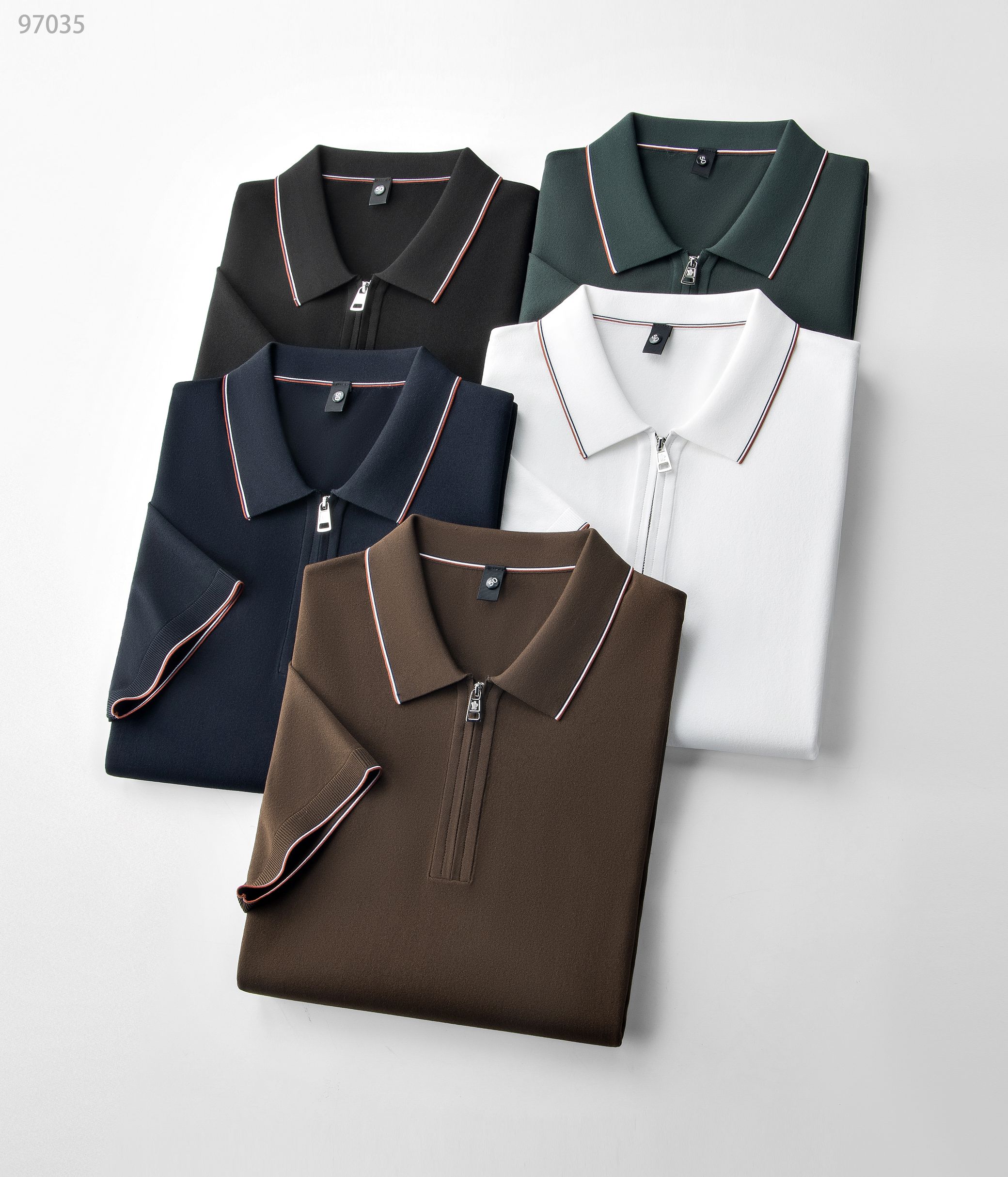 NO:161743,25 spring and summer new product, mulberry silk series 97035, color black, Tibetan orchid, dark green, brown, white, size 48-58, this product uses a fine blend of (mulberry silk) and (Laiser) double-optimal silk material. Mulberry silk is a natural fiber that combines light, soft and thin in nature, effectively adjusts the temperature and humidity balance of the skin surface. It is known as the second skin of mankind. The combination with Laiser makes it comfortable, skin-friendly, breathable and soft, making it more classy and textured. Lapel business model, adds a fashionable and classic small zipper reverse collar design, a business elite model, showing the latest trend style, without a logo on the front chest. Creative more luxurious, showing beauty and atmospheric and exquisiteness. This is the finishing touch, a must-have item for business and leisure in spring and summer!  ,alexander wang1986090925春夏新品,桑蚕丝系列97035,颜色黑色,藏兰,深绿,咖色,白色,尺码48-58, 本品采用（桑蚕丝）与（莱赛尔）双优丝线材质精细混纺结合而成的面料,桑蚕丝是是自然界集合轻、柔、细为一体的天然纤维,有效的调节皮肤表面的温湿度平衡,被誉为人类的第二皮肤,与莱赛尔的结合使其穿着舒适亲肤透气柔软,使其更上档次有质感. 翻领商务款,加入时尚精典小拉链反领设计,商界精英典范,尽显最新潮流风范,前胸无logo 创意更奢华,彰显美观又大气精致,此乃点睛之笔,春夏商务休闲必备单品！,,alexander wang,Men's clothing