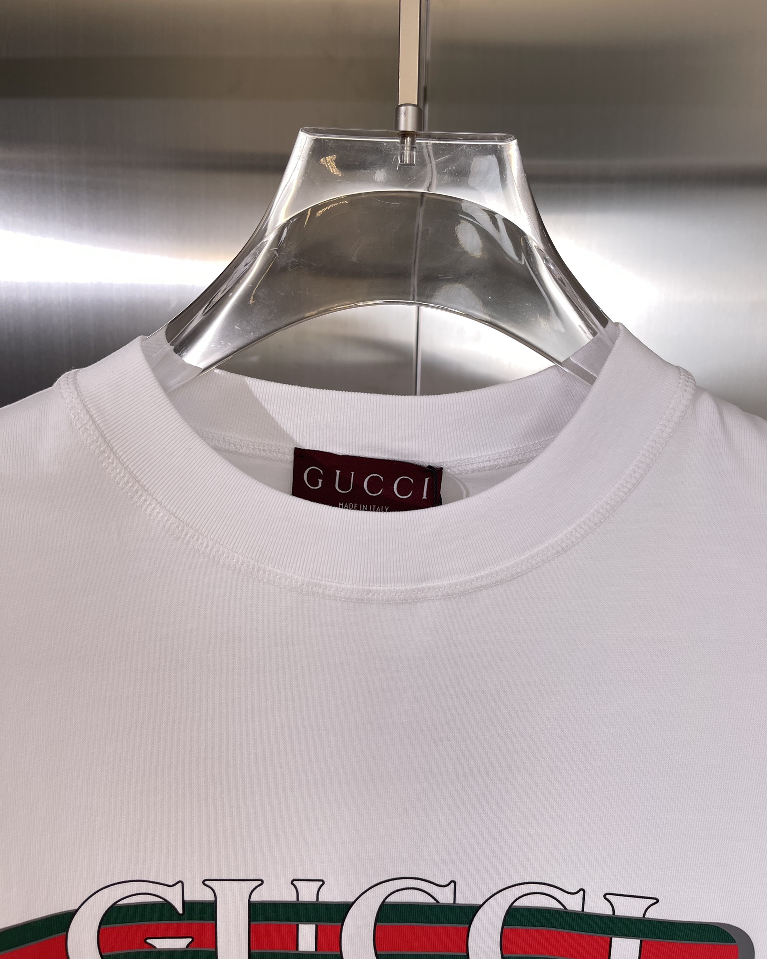 Gucci古奇款式男女同款短袖T恤衫T-shirt饰Gucci印花针织棉T恤早秋系列以现代视角焕新诠释品