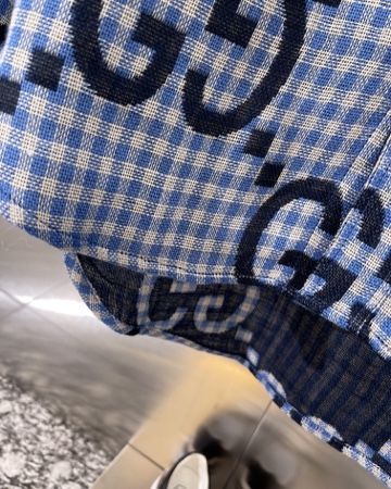 Gucci古奇款式男款超级双G格纹羊毛衬衫Shirt各式精致而内敛的图案点缀一系列早春系列单品经典元素与