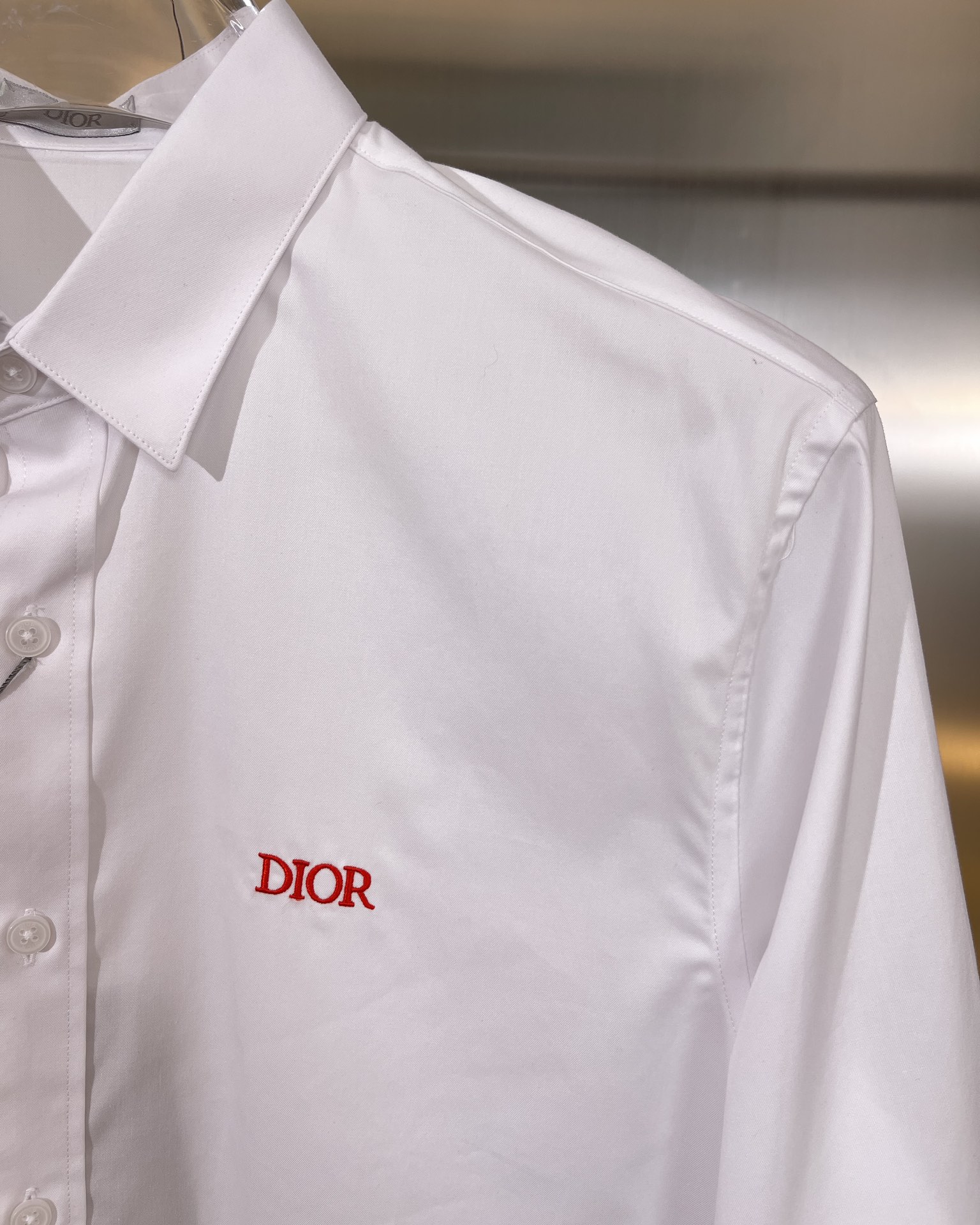 Dior迪奥款式男款长袖弹力府绸衬衫Shirts徽标设计刺绣衬托简约设计和现代格调为数稀少,铸就最为优雅