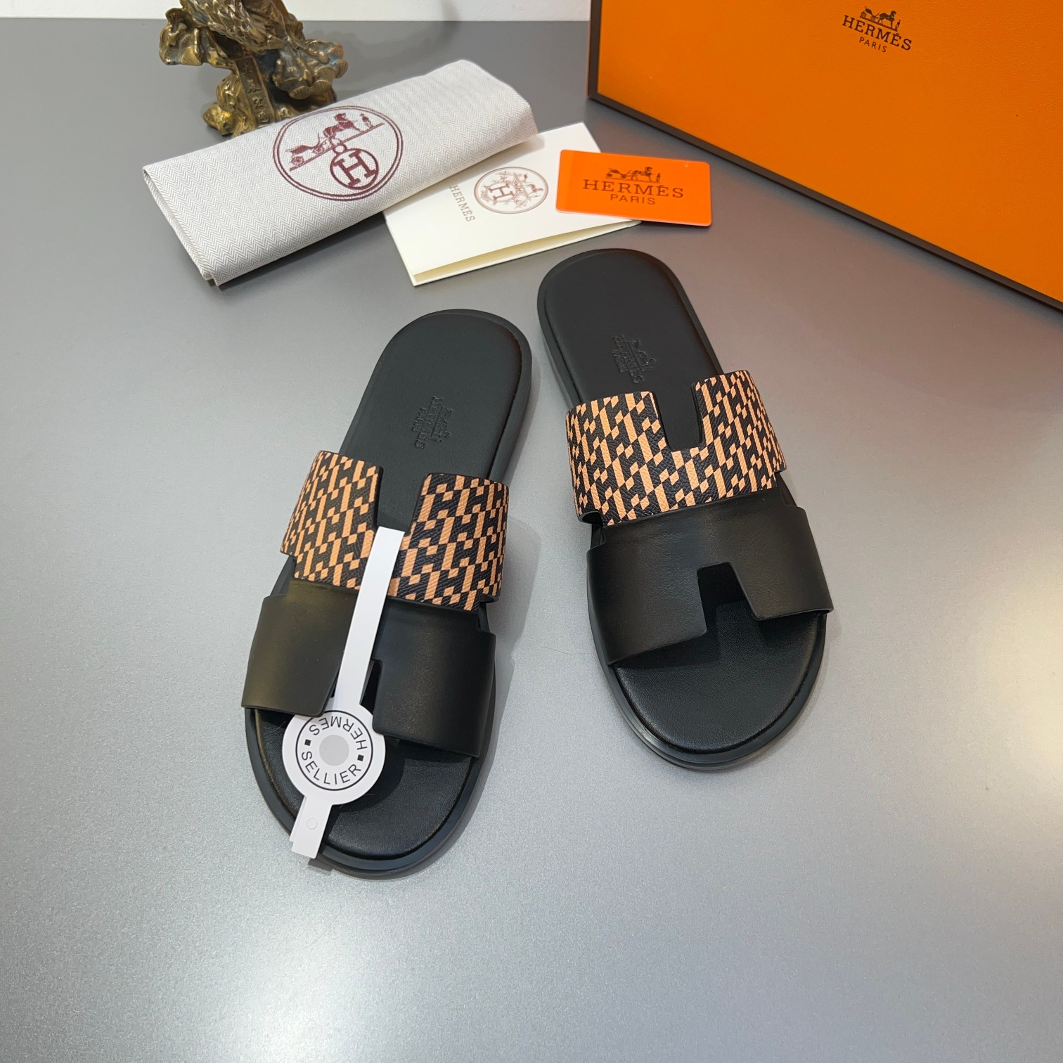 Precio de fábrica:110Hermes Hermes sitio web oficial última sincronización contador nuevo oran color