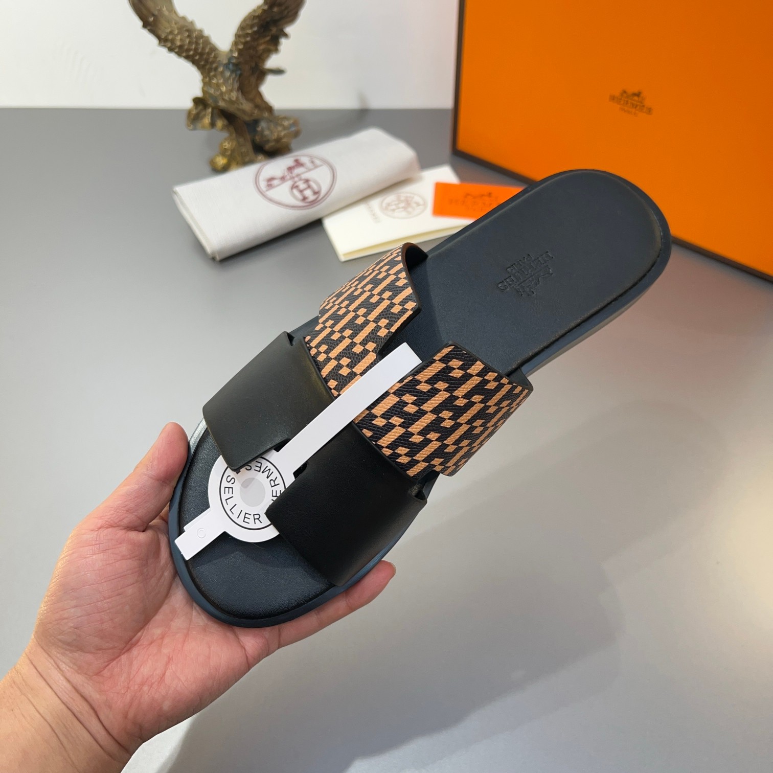 Precio de fábrica:110Hermes Hermes sitio web oficial última sincronización contador nuevo oran color