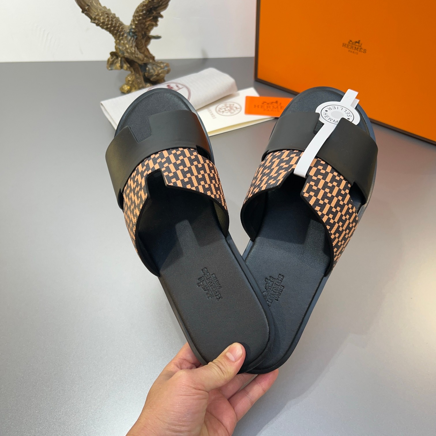 Precio de fábrica:110Hermes Hermes sitio web oficial última sincronización contador nuevo oran color