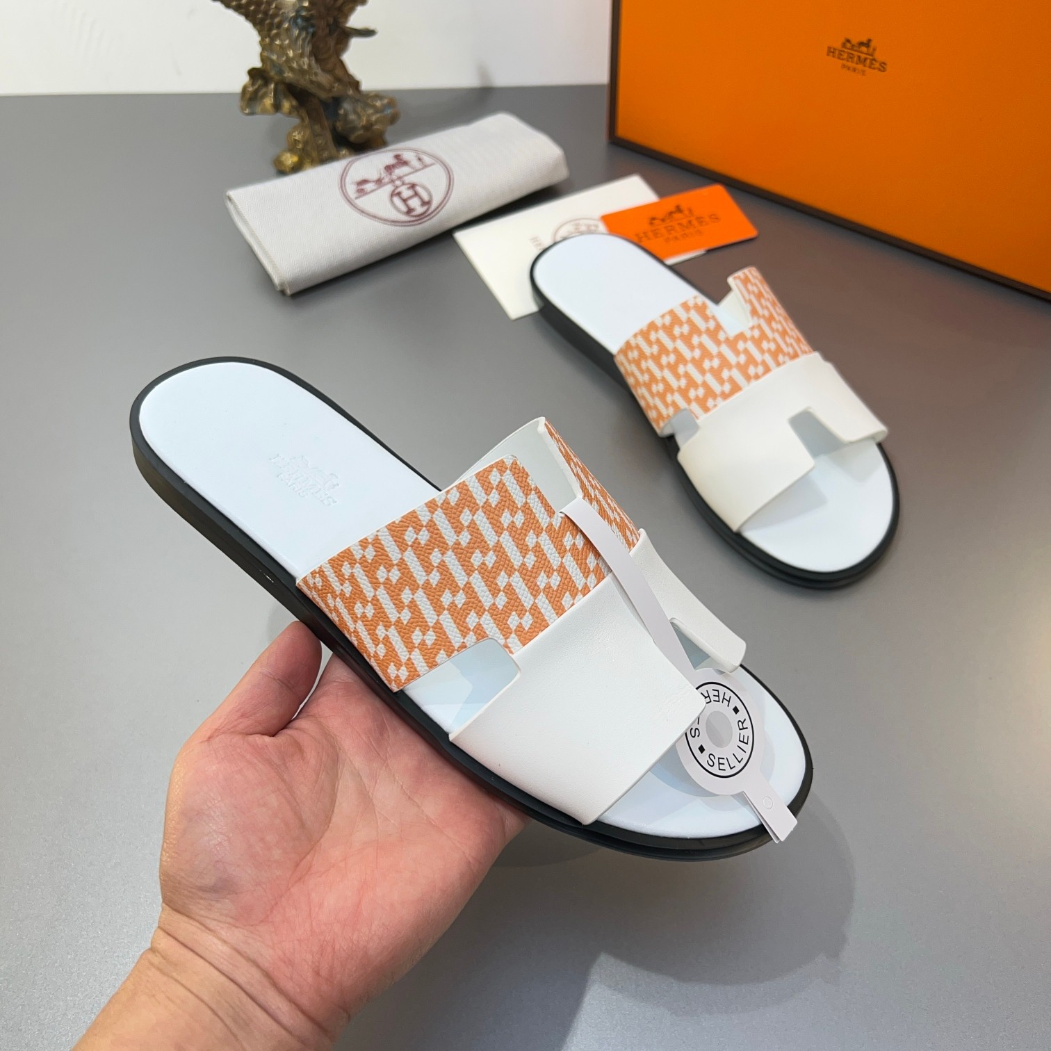 Precio de fábrica:110Hermes Hermes sitio web oficial última sincronización contador nuevo oran color