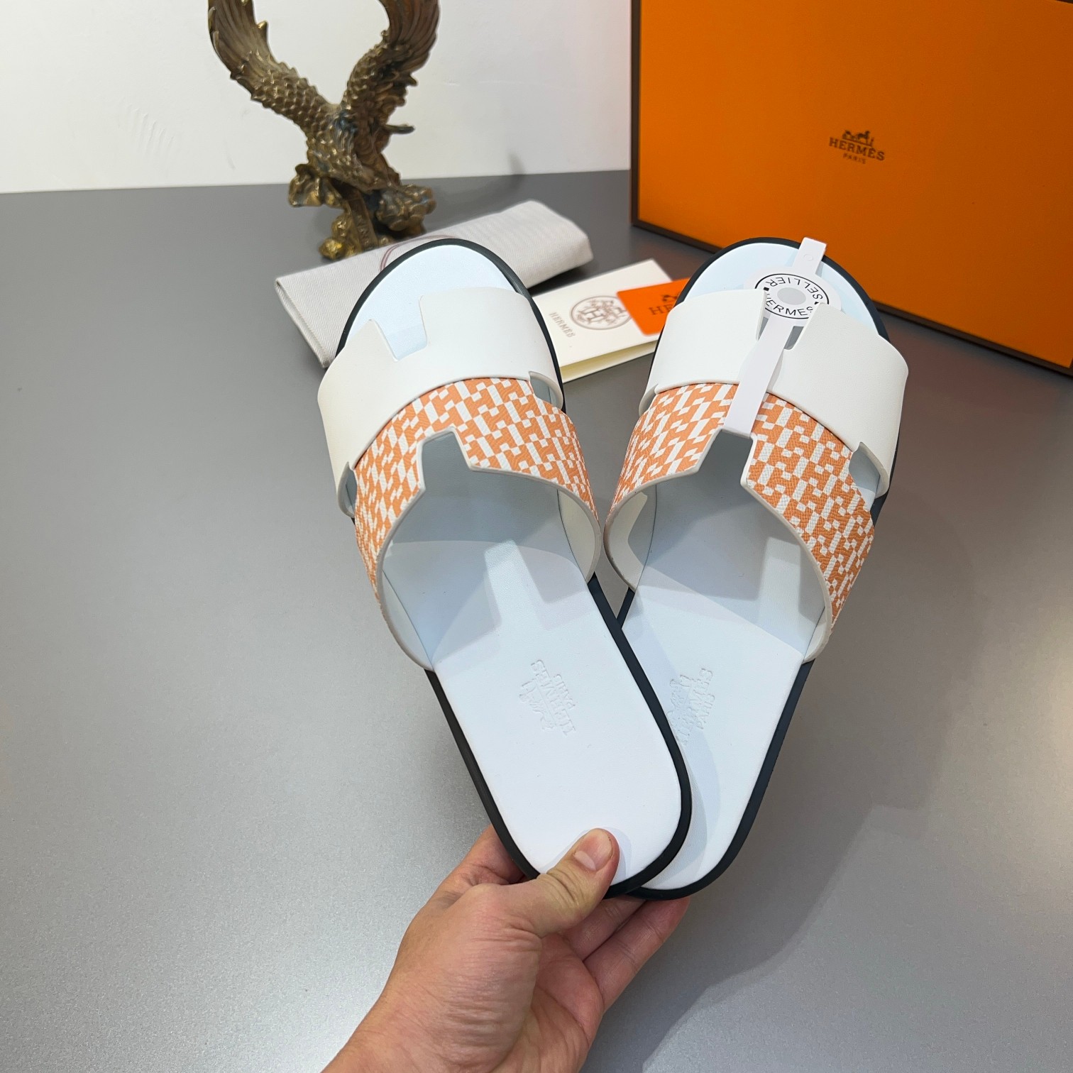Precio de fábrica:110Hermes Hermes sitio web oficial última sincronización contador nuevo oran color