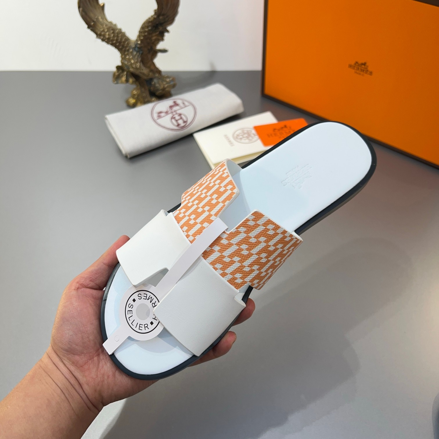 Precio de fábrica:110Hermes Hermes sitio web oficial última sincronización contador nuevo oran color