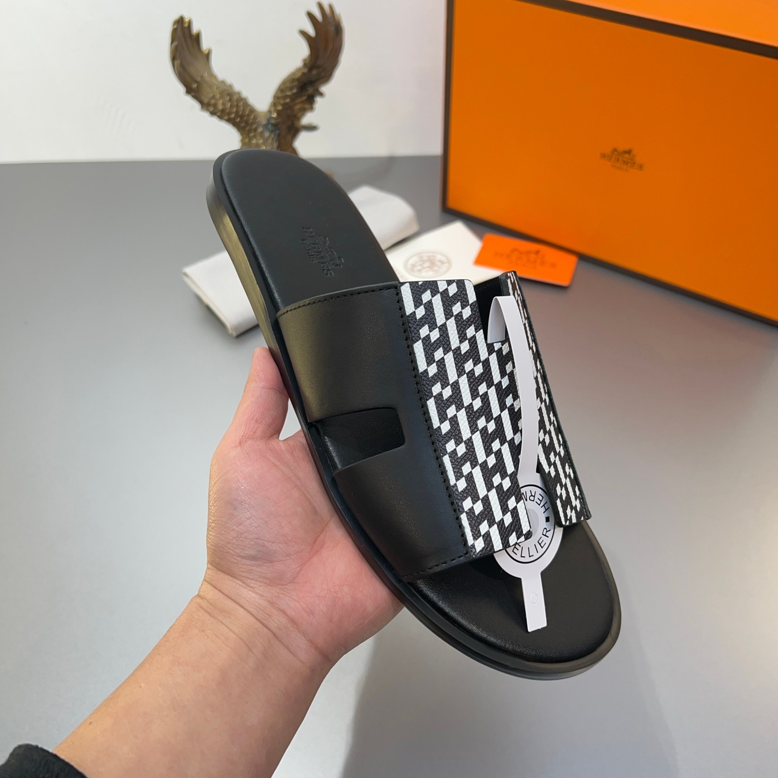 Precio de fábrica:110Hermes Hermes sitio web oficial última sincronización contador nuevo oran color