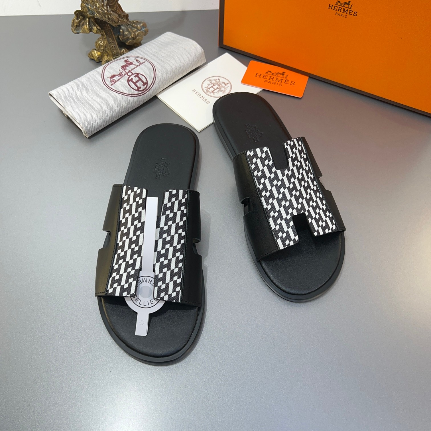 Precio de fábrica:110Hermes Hermes sitio web oficial última sincronización contador nuevo oran color