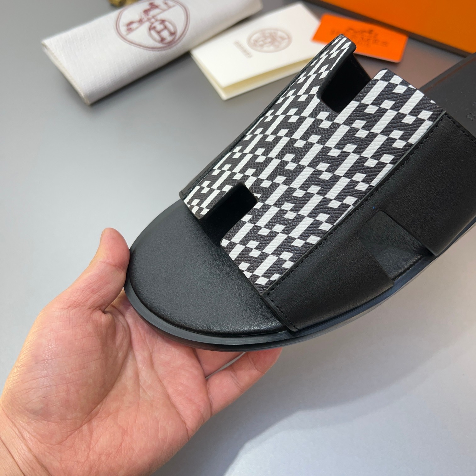 Precio de fábrica:110Hermes Hermes sitio web oficial última sincronización contador nuevo oran color