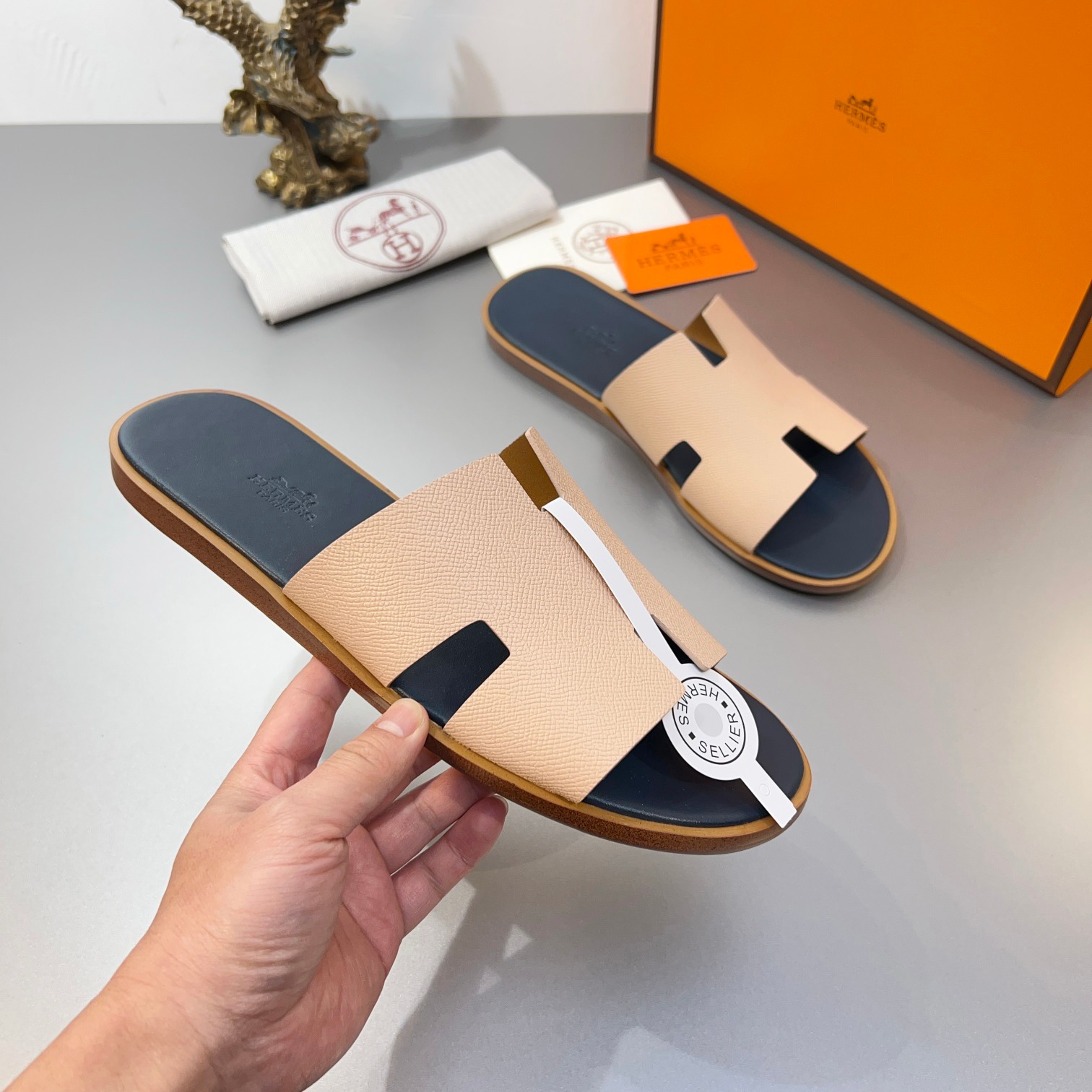 Precio de fábrica:110Hermes Hermes sitio web oficial última sincronización contador nuevo oran color