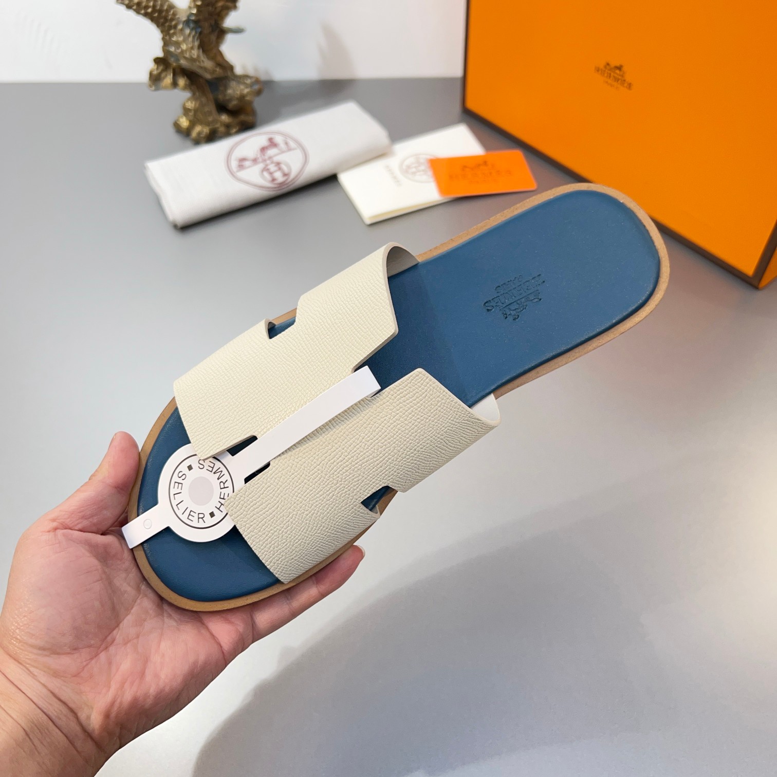 Precio de fábrica:110Hermes Hermes sitio web oficial última sincronización contador nuevo oran color