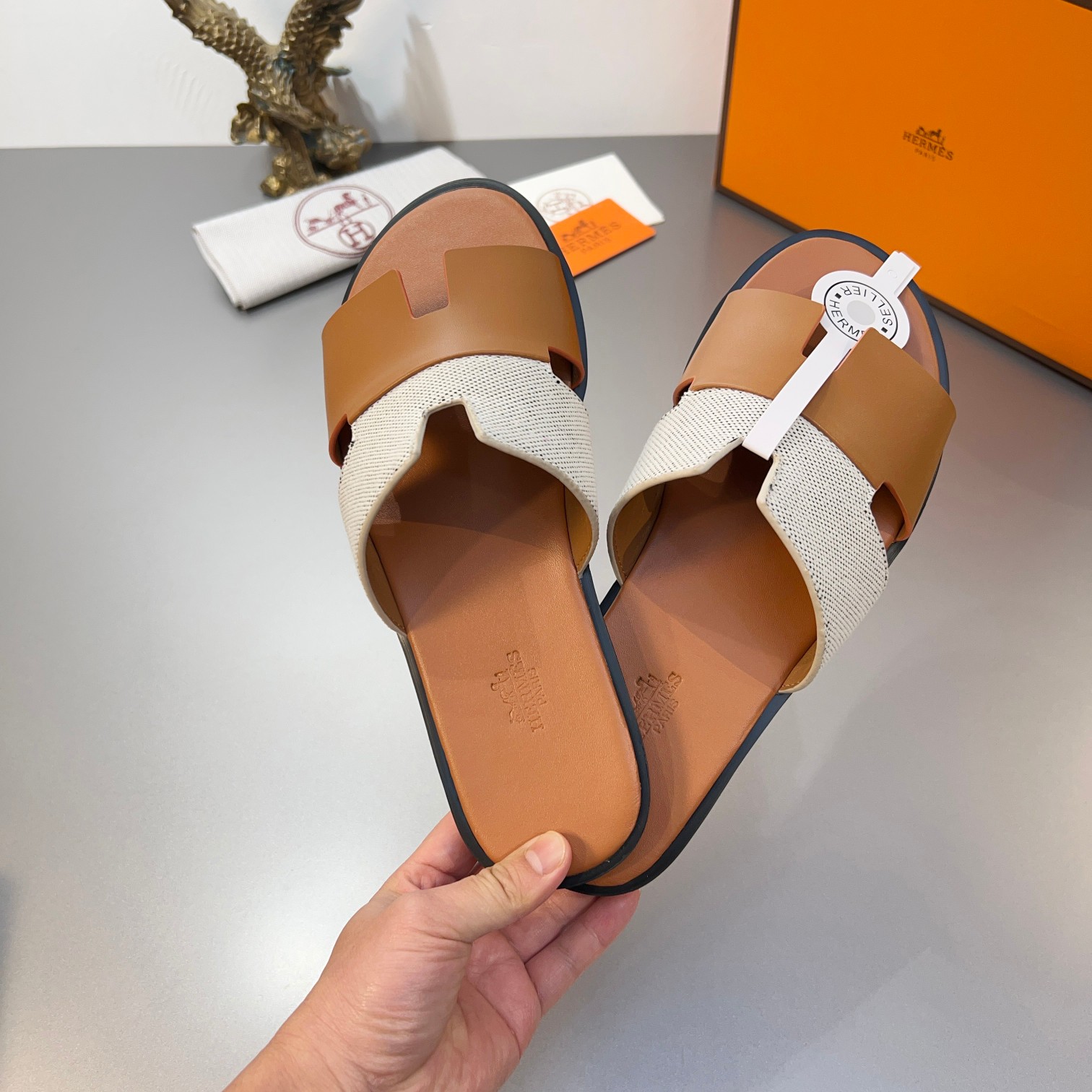 Precio de fábrica:110Hermes Hermes sitio web oficial última sincronización contador nuevo oran color