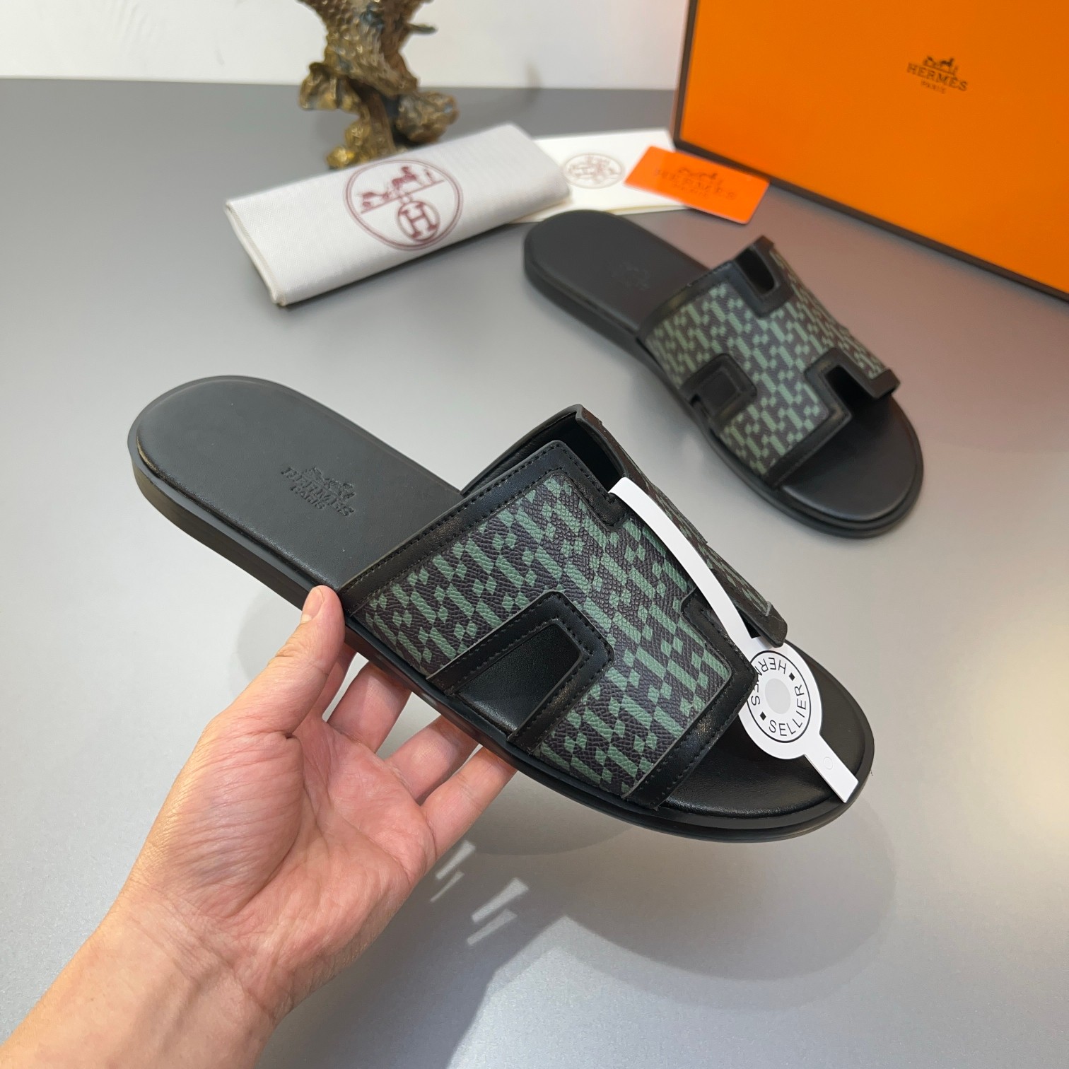 Precio de fábrica:110Hermes Hermes sitio web oficial última sincronización contador nuevo oran color