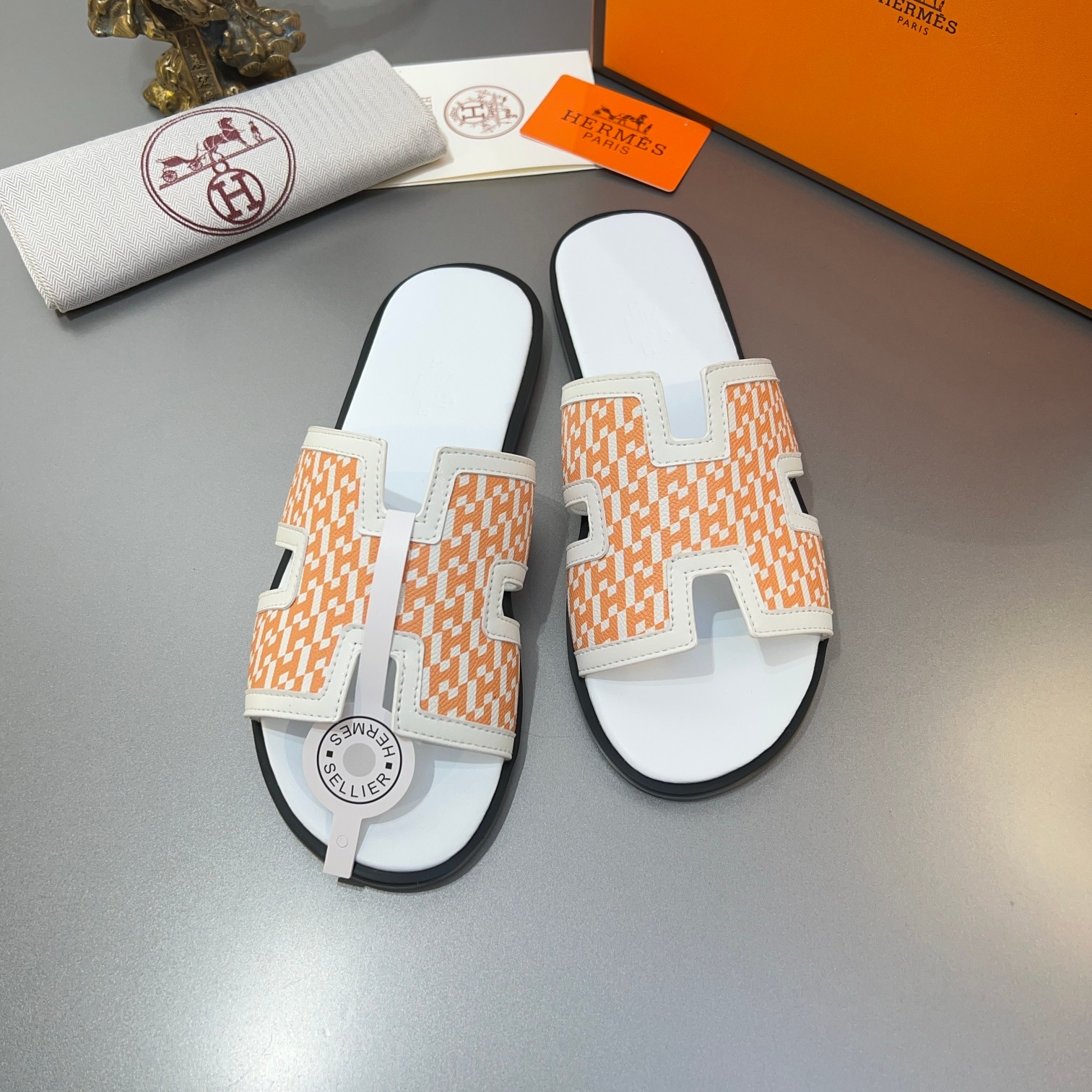 Precio de fábrica:110Hermes Hermes sitio web oficial última sincronización contador nuevo oran color