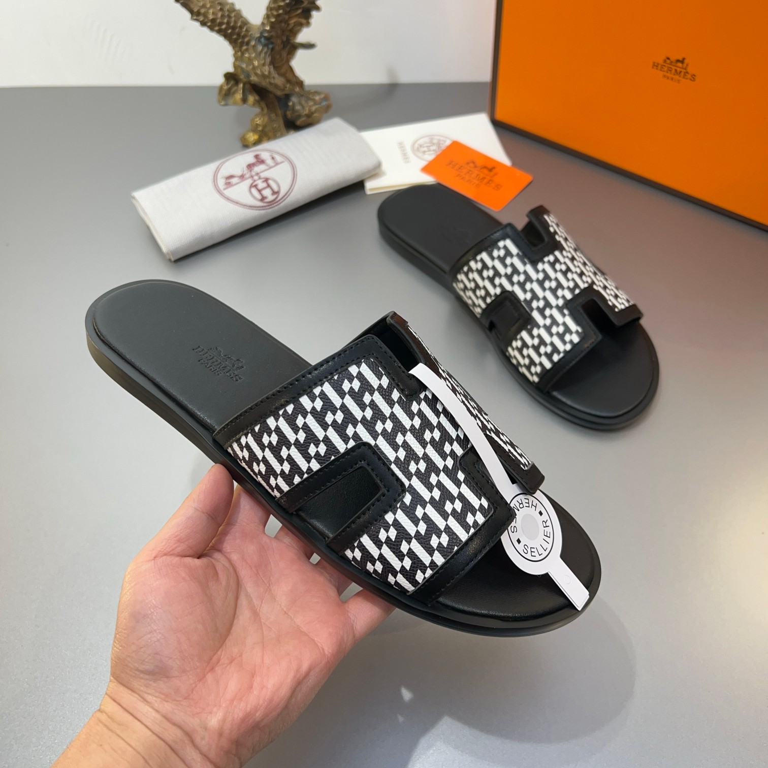 Precio de fábrica:110Hermes Hermes sitio web oficial última sincronización contador nuevo oran color