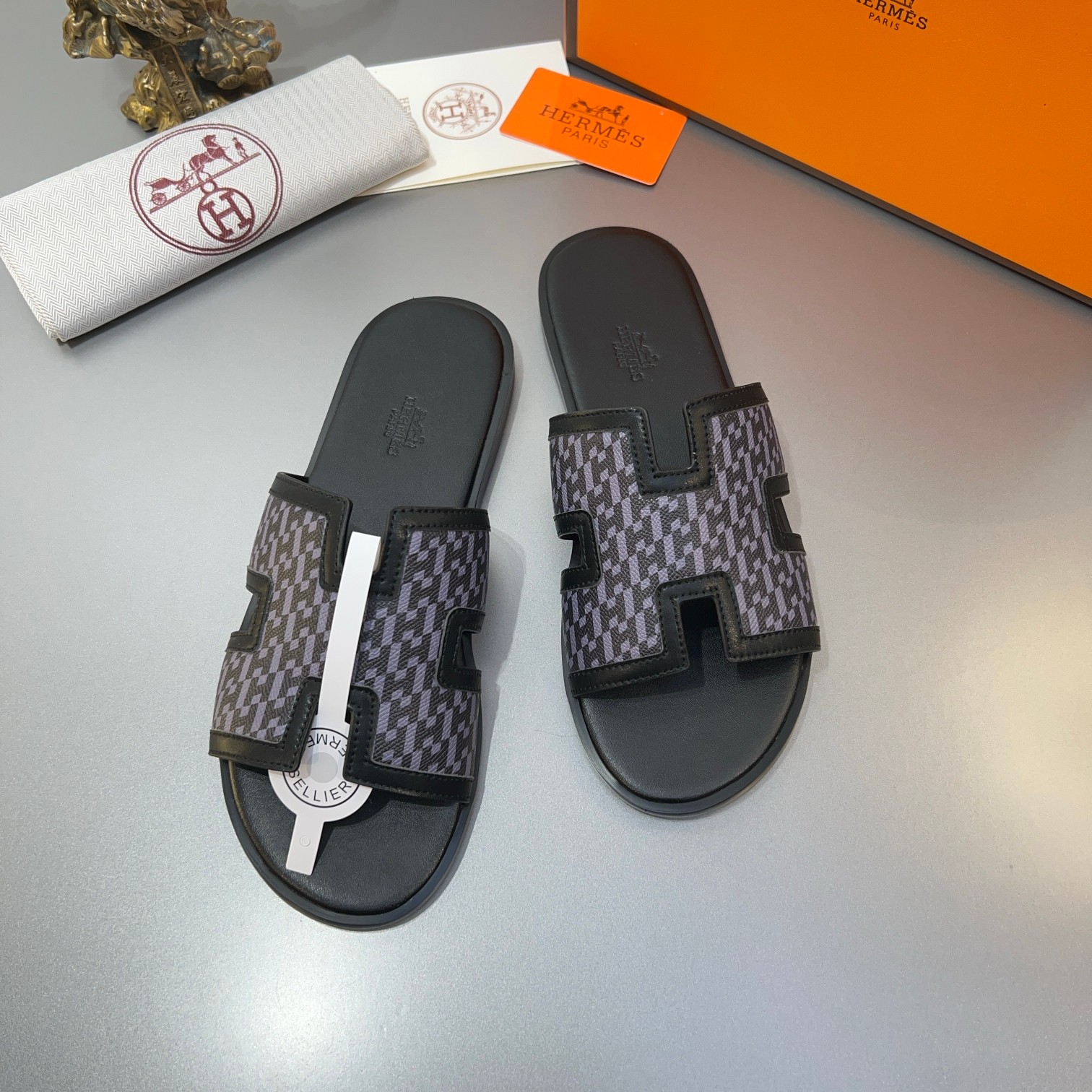 Precio de fábrica:110Hermes Hermes sitio web oficial última sincronización contador nuevo oran color