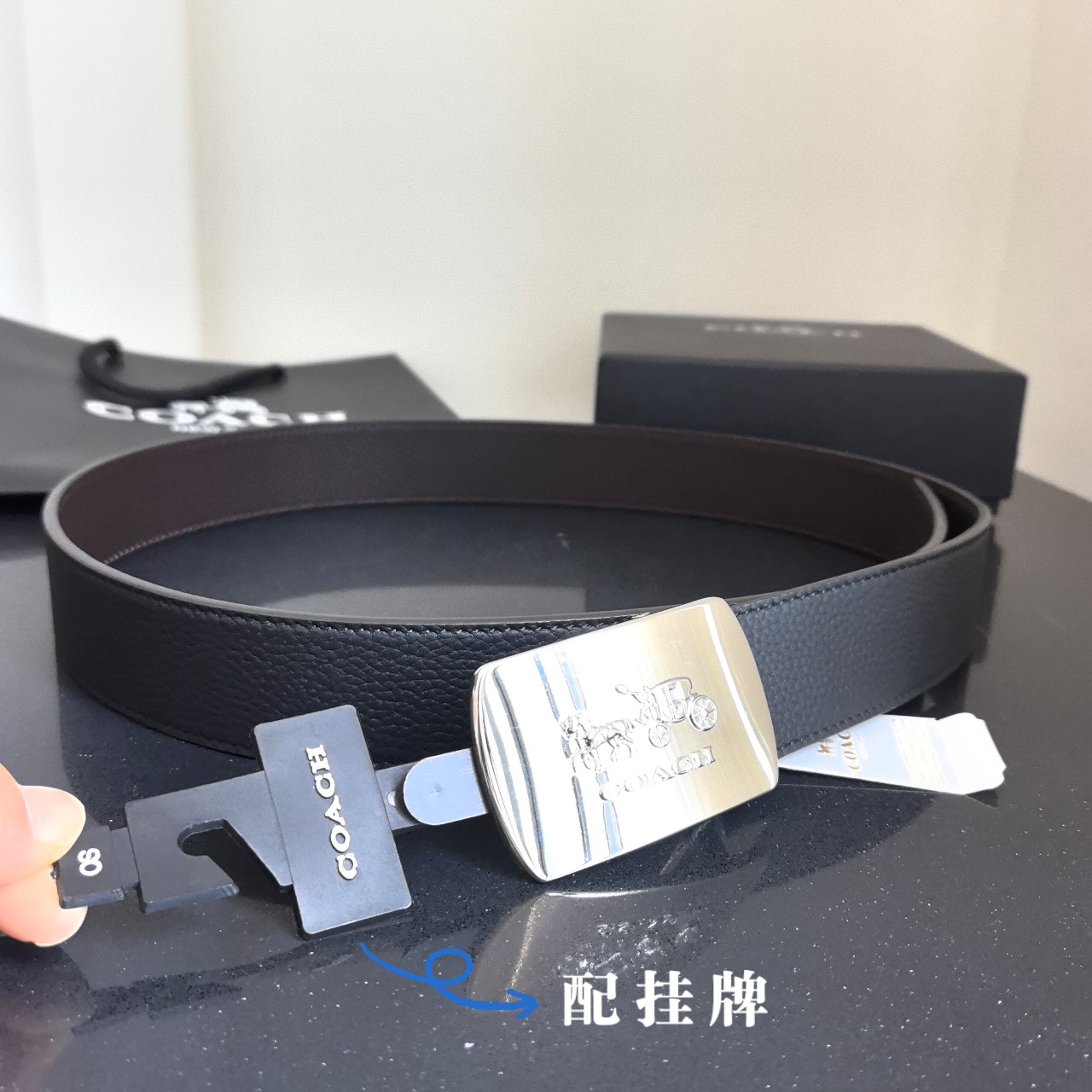 High-Quality Gold-Plated Grade-Class Coach Coach Crunch with Rotating Buttons - 图片 5