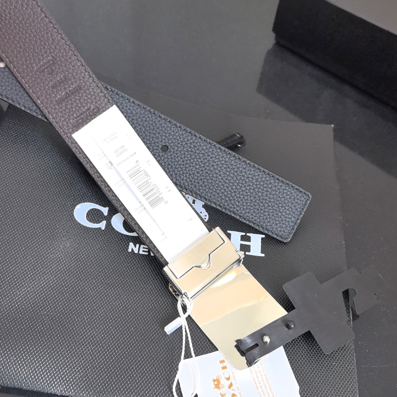 High-Quality Gold-Plated Grade-Class Coach Coach Crunch with Rotating Buttons - 图片 6