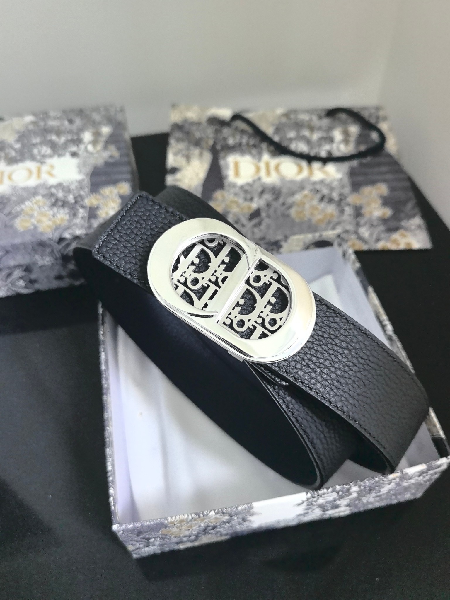 P cd家 3.4cm 原版五金扣头， 新款 双面可用 醒目的标志性徽标装点搭扣