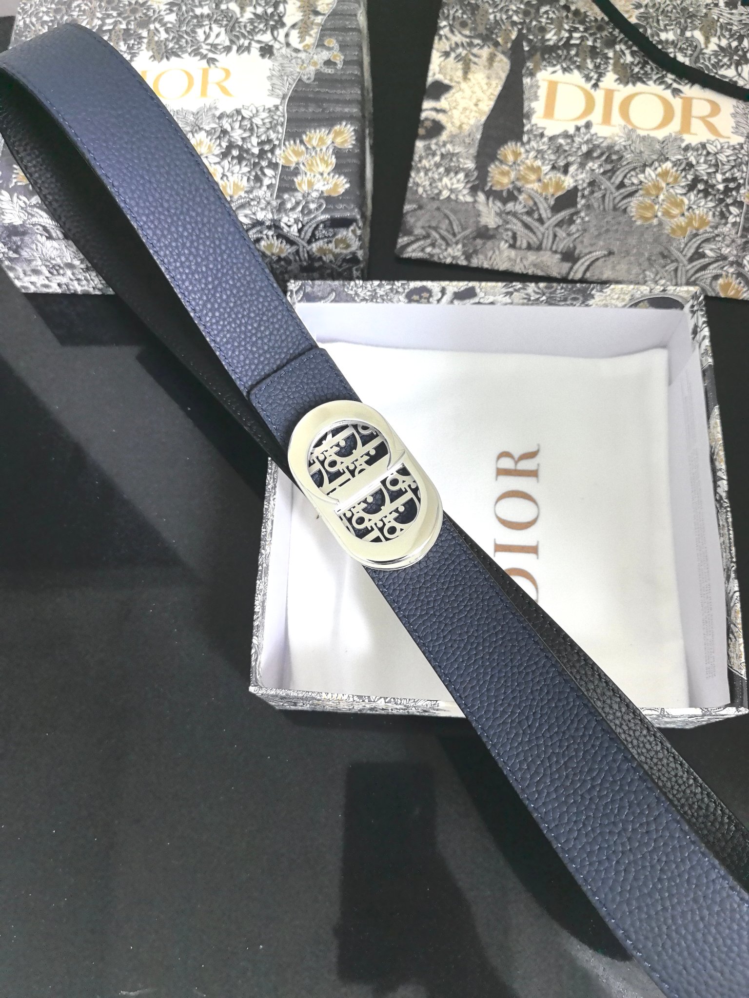 P cd家 3.4cm 原版五金扣头， 新款 双面可用 醒目的标志性徽标装点搭扣