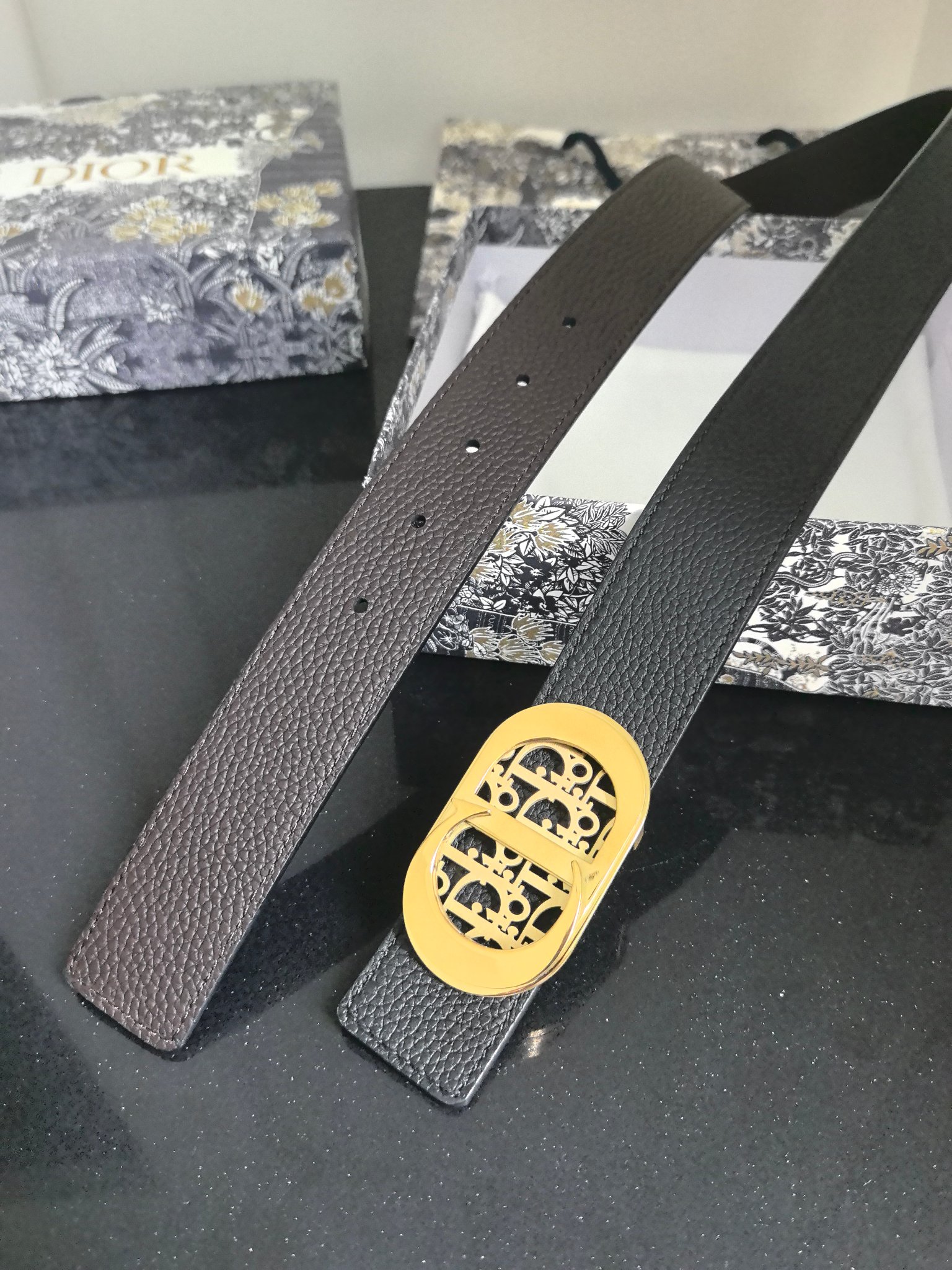 P cd家 3.4cm 原版五金扣头， 新款 双面可用 醒目的标志性徽标装点搭扣