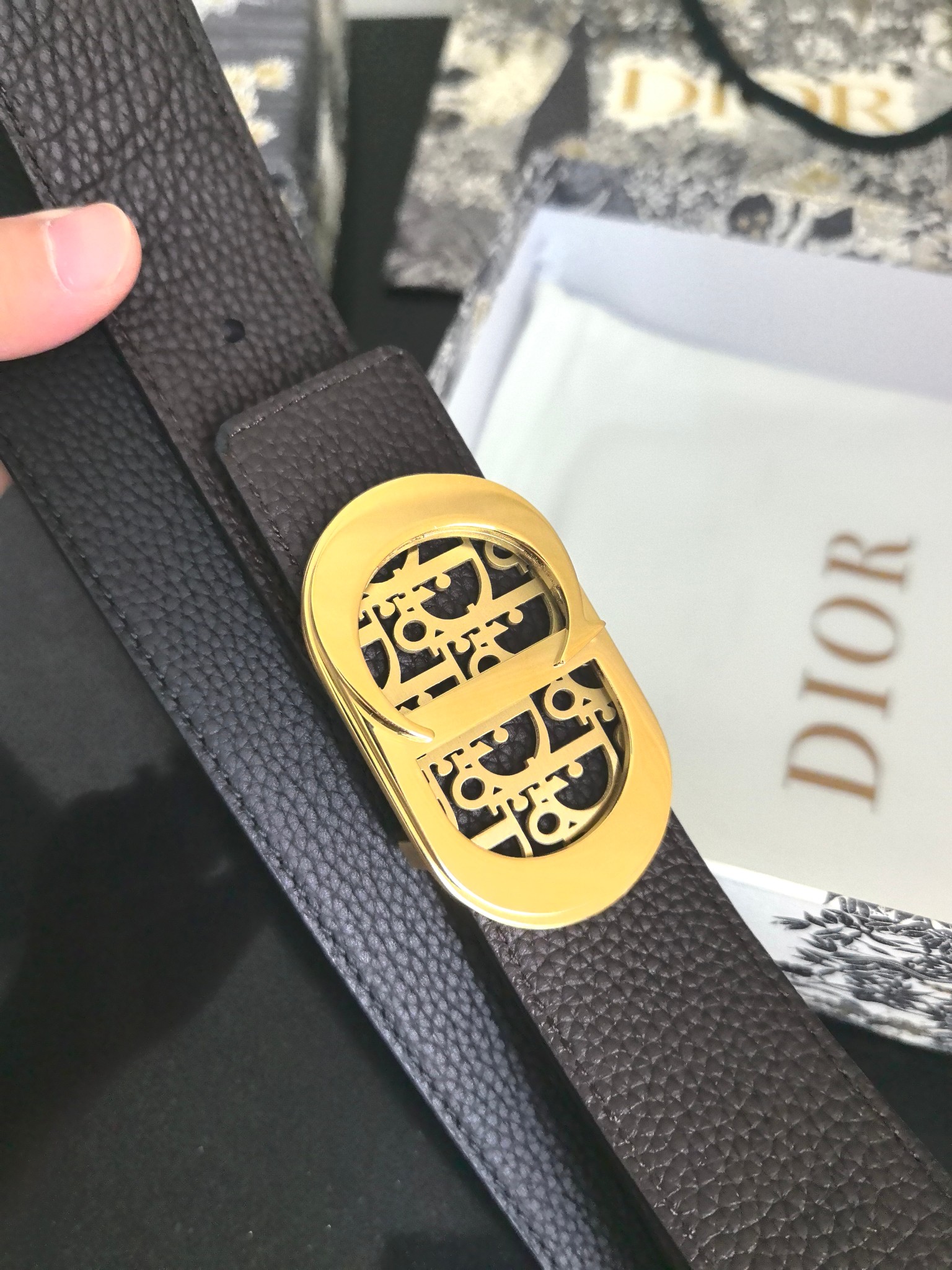 P cd家 3.4cm 原版五金扣头， 新款 双面可用 醒目的标志性徽标装点搭扣