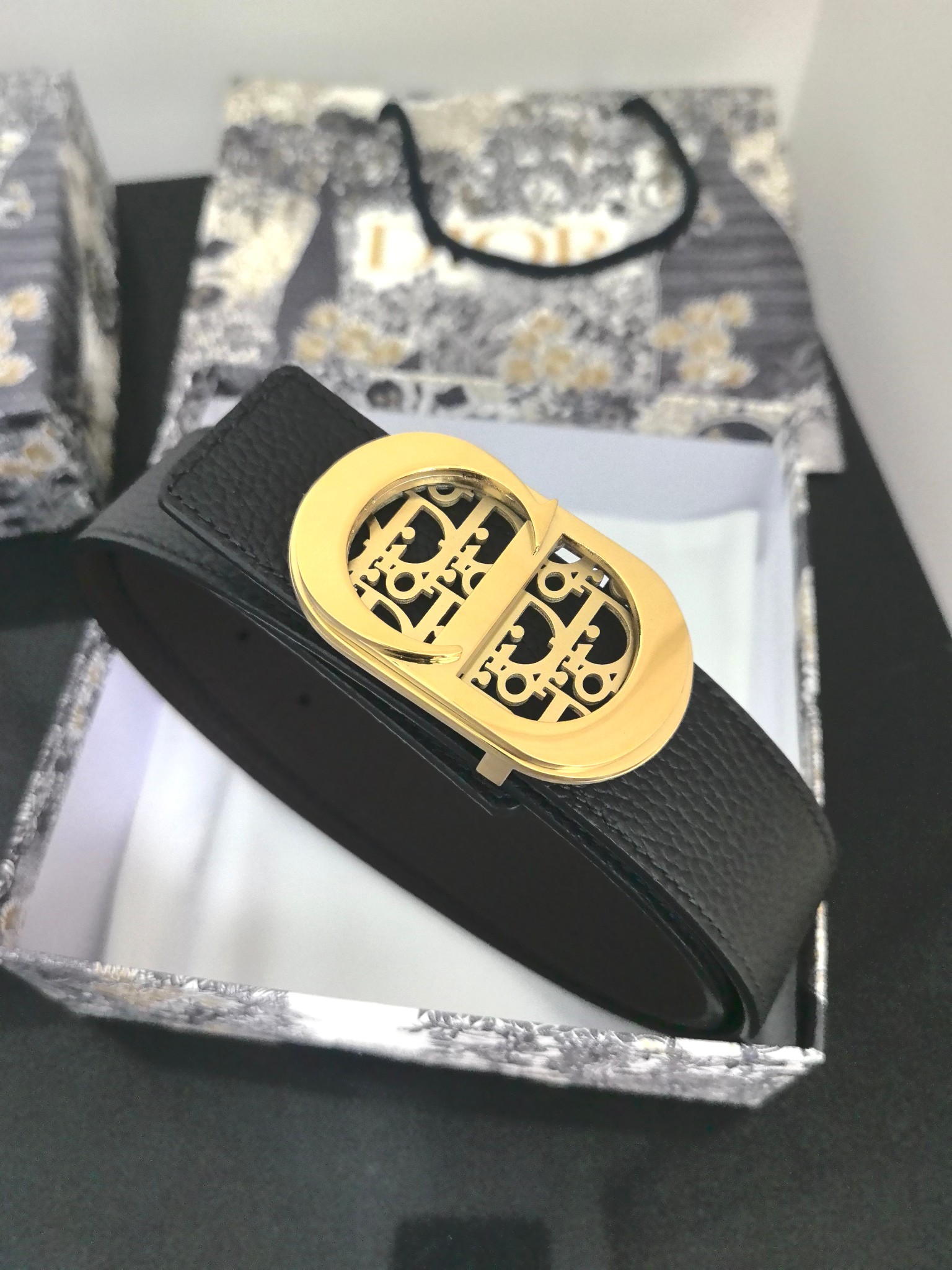 P cd家 3.4cm 原版五金扣头， 新款 双面可用 醒目的标志性徽标装点搭扣