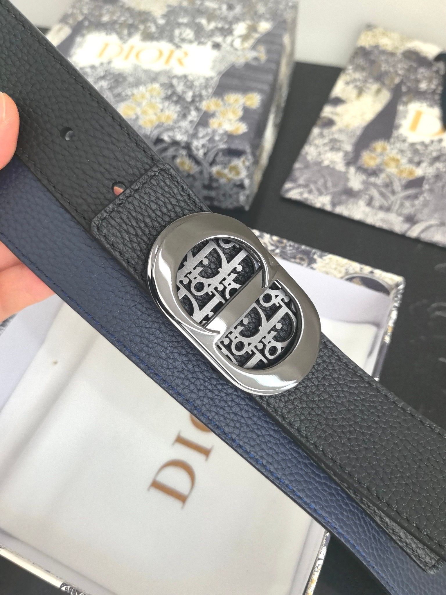 P cd家 3.4cm 原版五金扣头， 新款 双面可用 醒目的标志性徽标装点搭扣