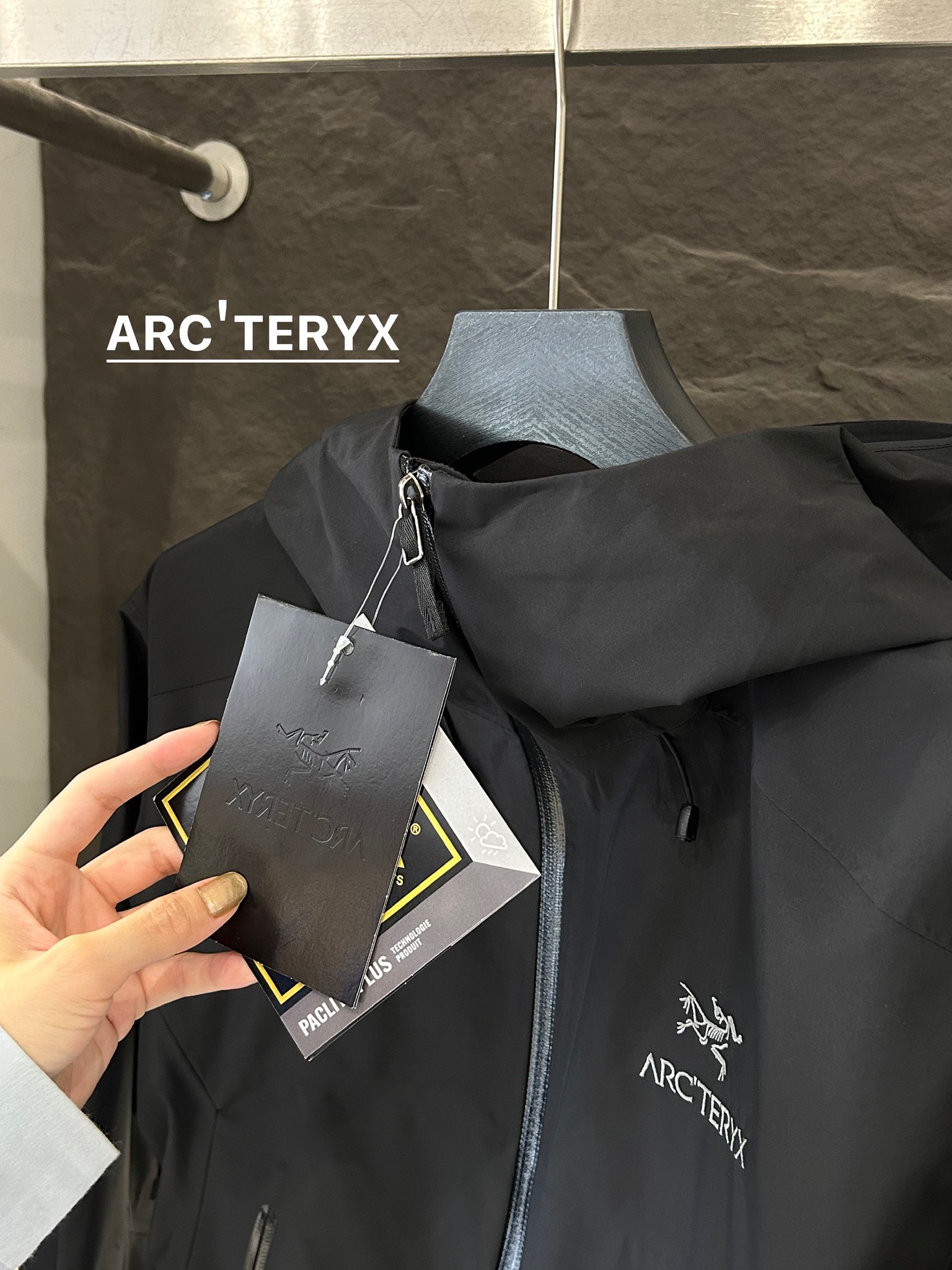 Arc’teryx AHA SV Jacket: Waterproof, Lightweight, Ideal for Harsh Environments - 图片 3