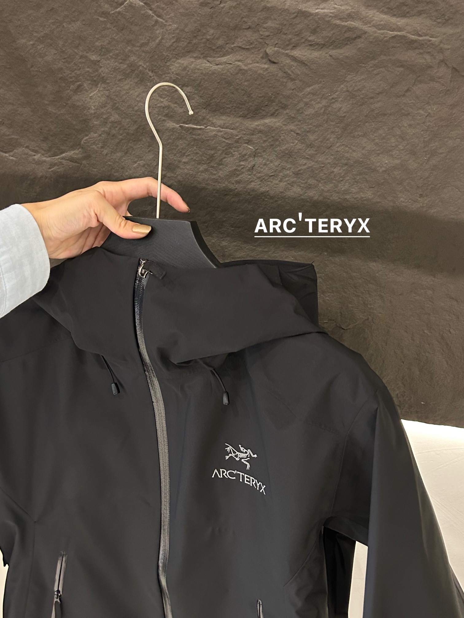 Arc’teryx AHA SV Jacket: Waterproof, Lightweight, Ideal for Harsh Environments - 图片 6