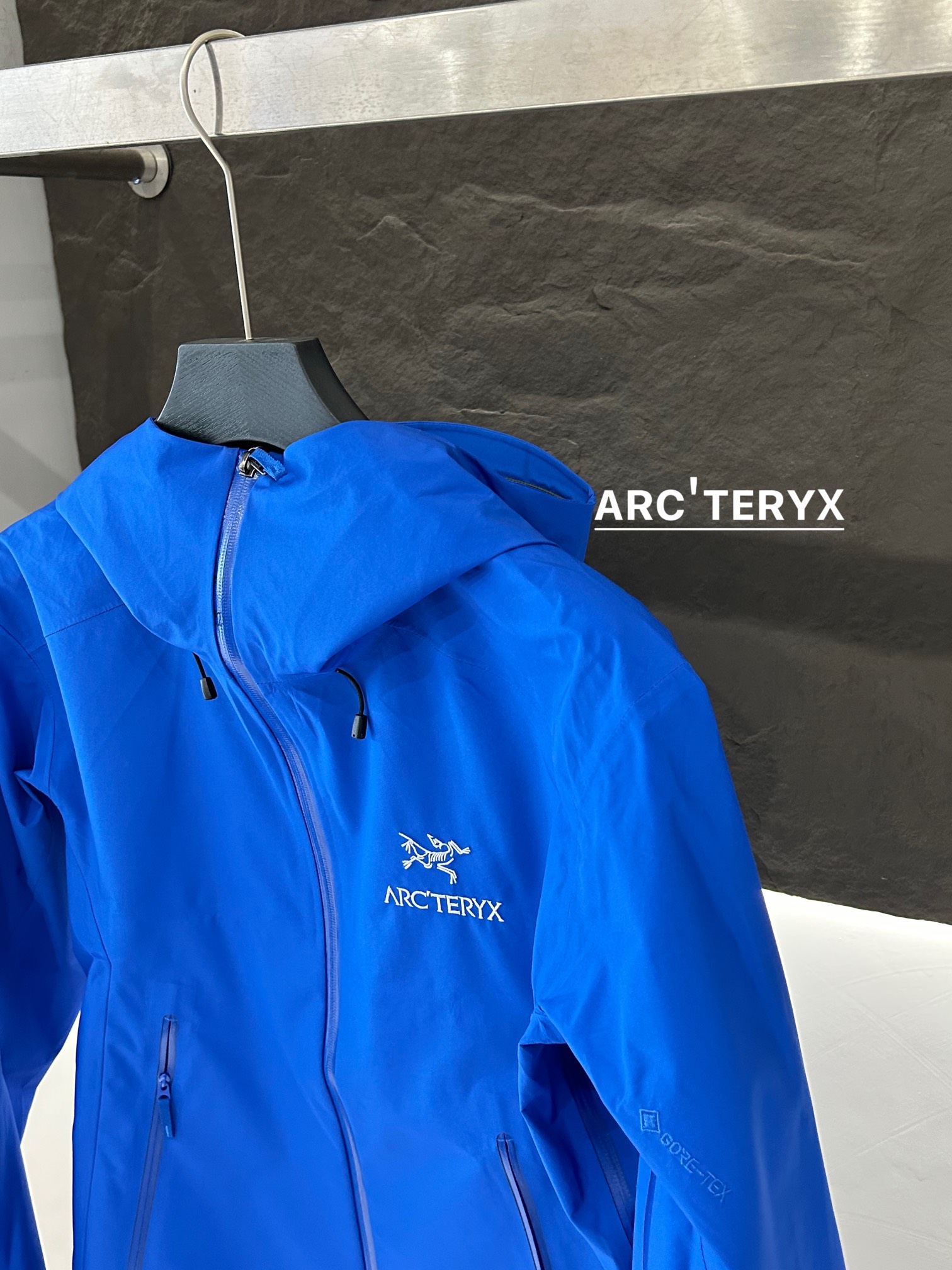 Arc’teryx AHA SV Jacket: Lightweight and Durable for Harsh Environments - 图片 7