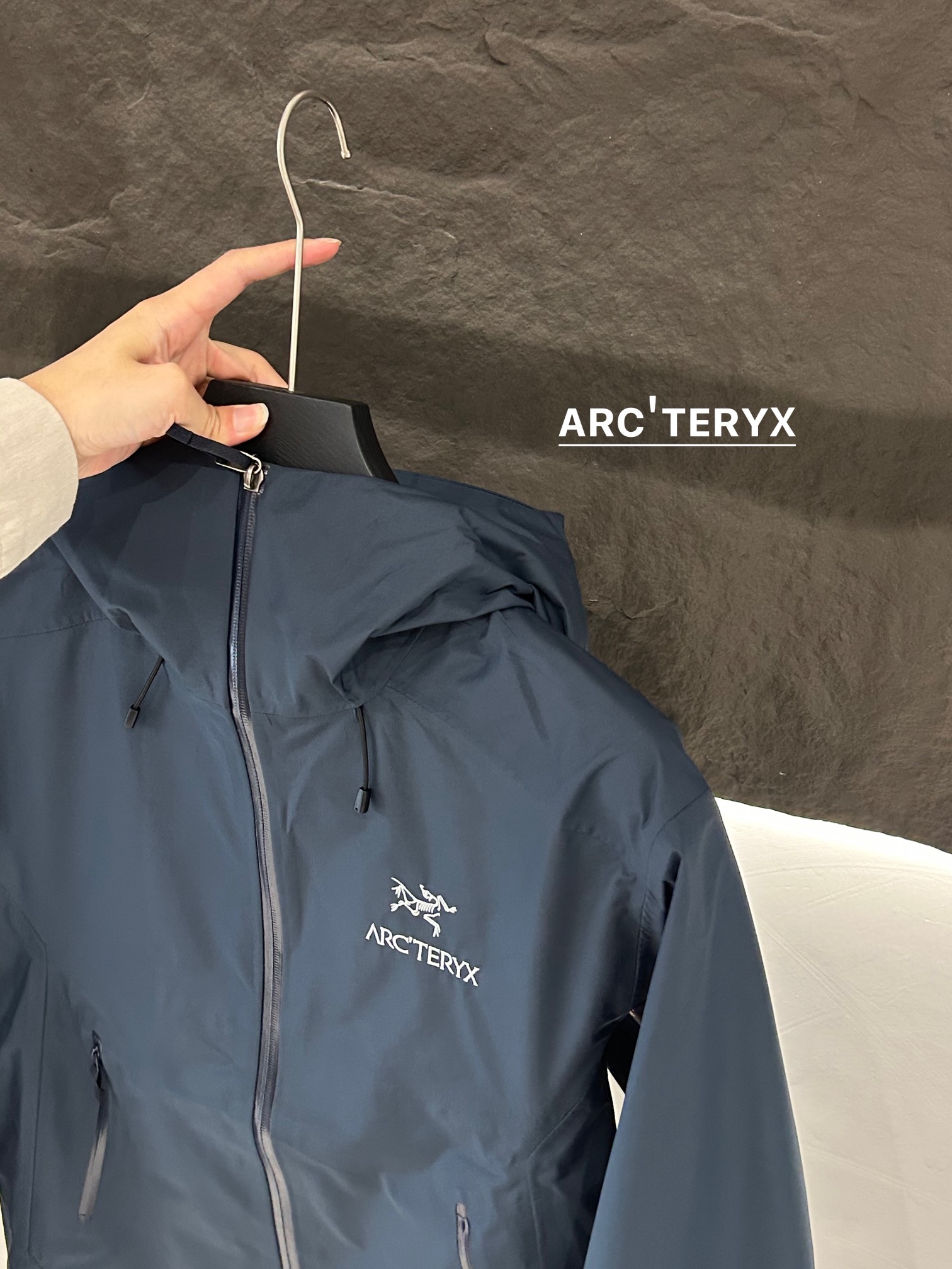 Arc’teryx Aha SV Jacket: Lightweight and Durable for Harsh Environments - 图片 9