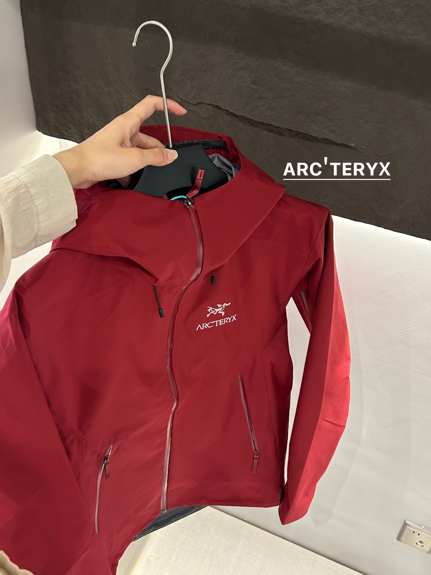 Arc’teryx Aha SV Jacket: Lightweight Waterproof Performance for Harsh Environments - 图片 6