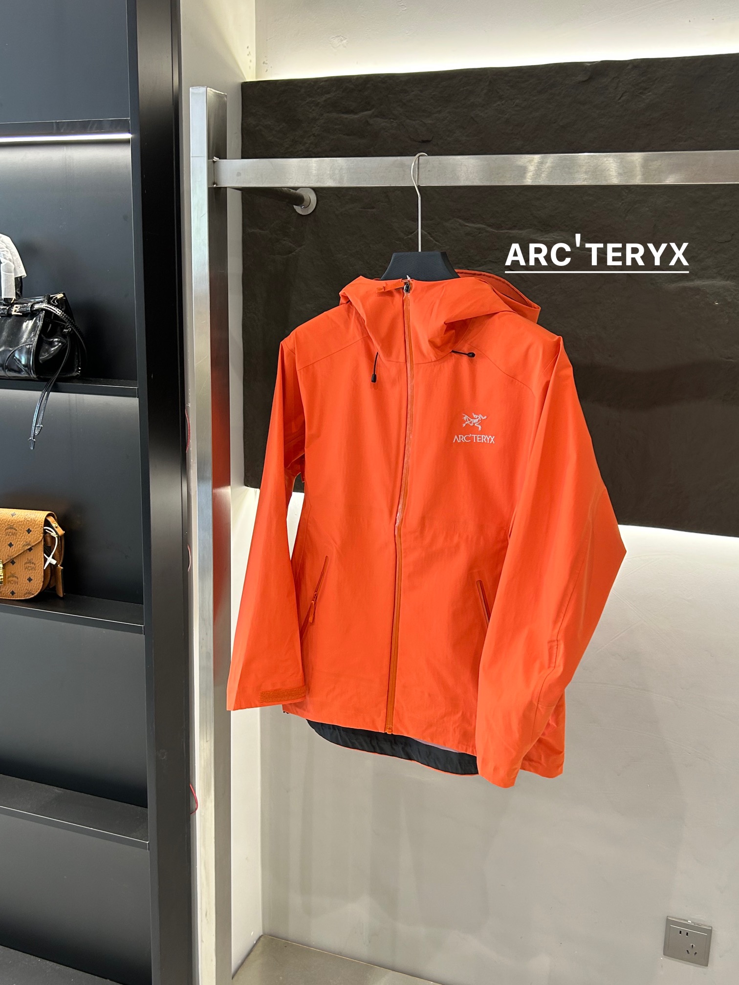 Arc’teryx AHA SV Jacket: Lightweight Waterproof Performance for Harsh Environments