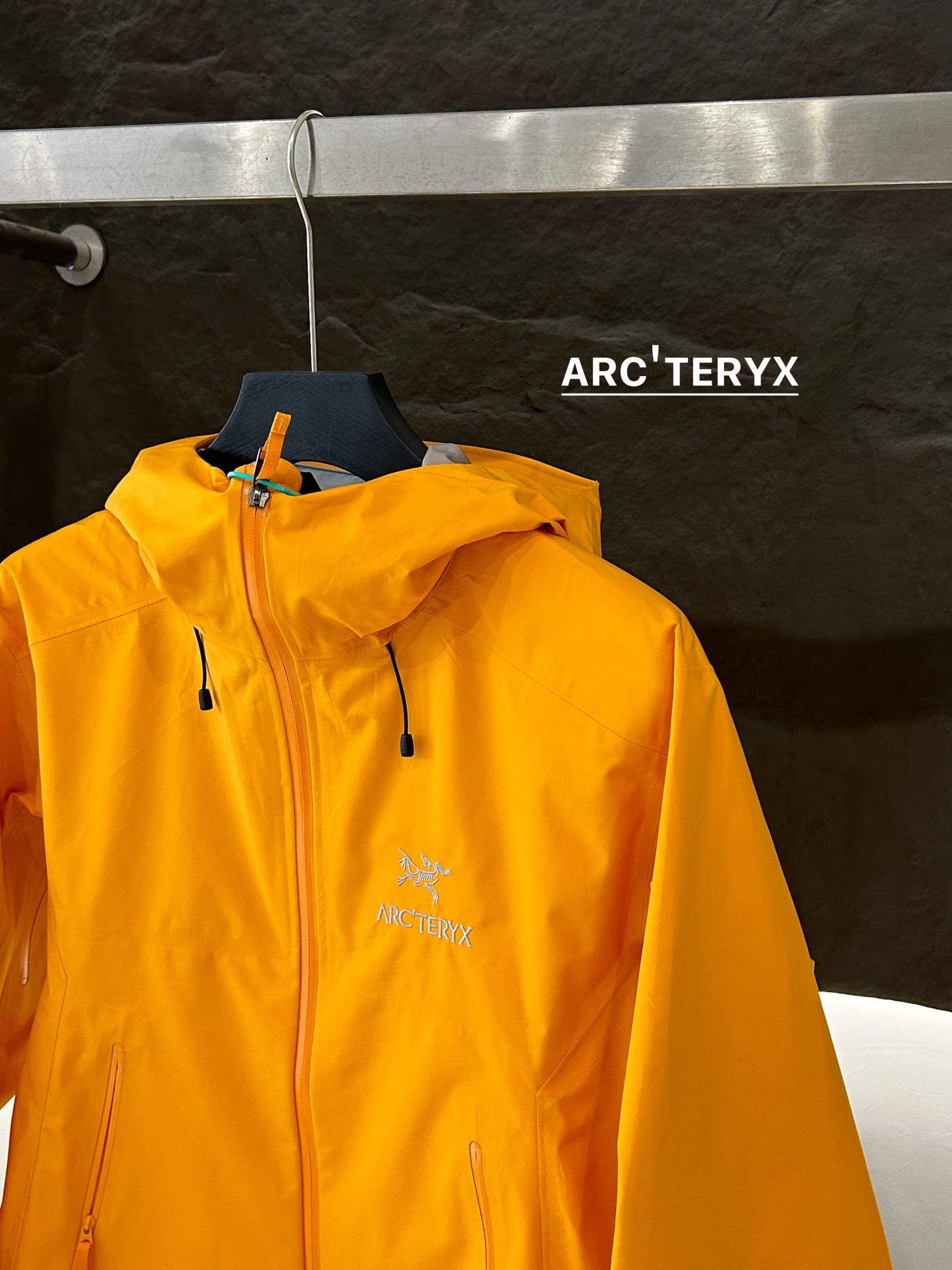 Arc’teryx AHA SV: Waterproof, Durable, Lightweight Mountain Jacket - 图片 3
