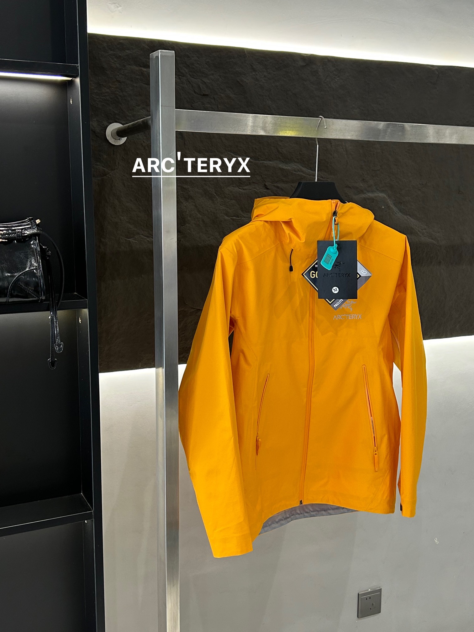 Arc’teryx AHA SV: Waterproof, Durable, Lightweight Mountain Jacket - 图片 7