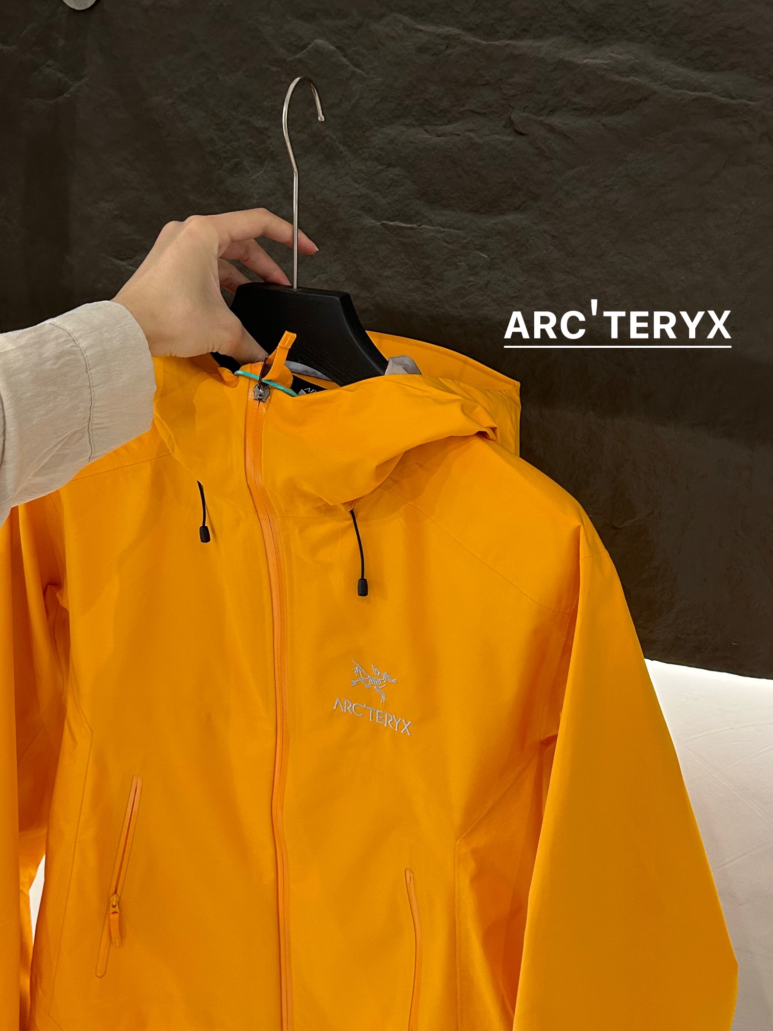 Arc’teryx AHA SV: Waterproof, Durable, Lightweight Mountain Jacket - 图片 5