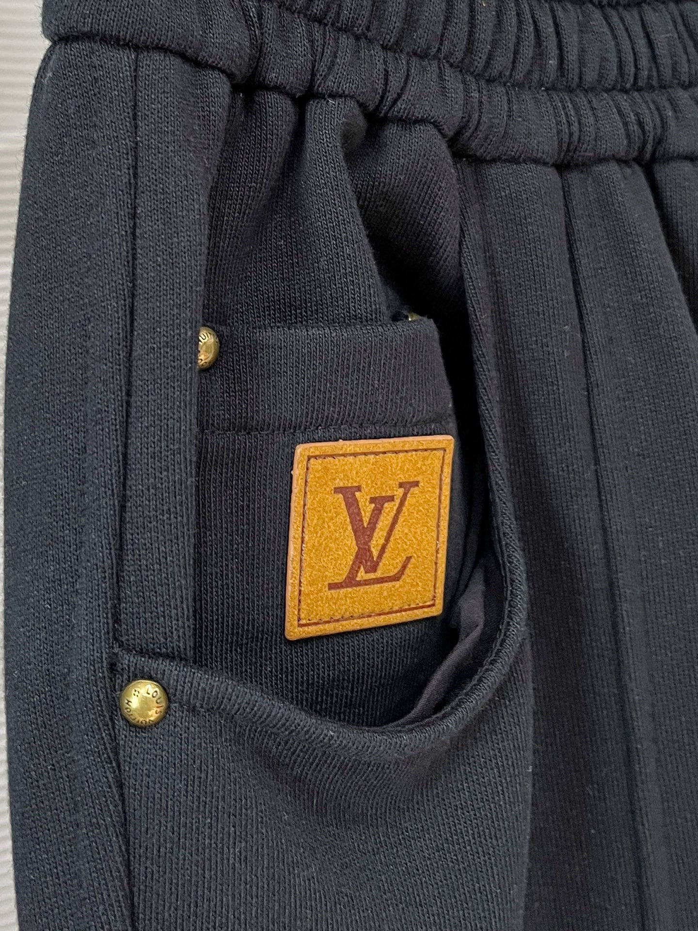 秋冬 L*v 卫衣毛圈面料 原版五金辅料 设计感足 M-XXXL