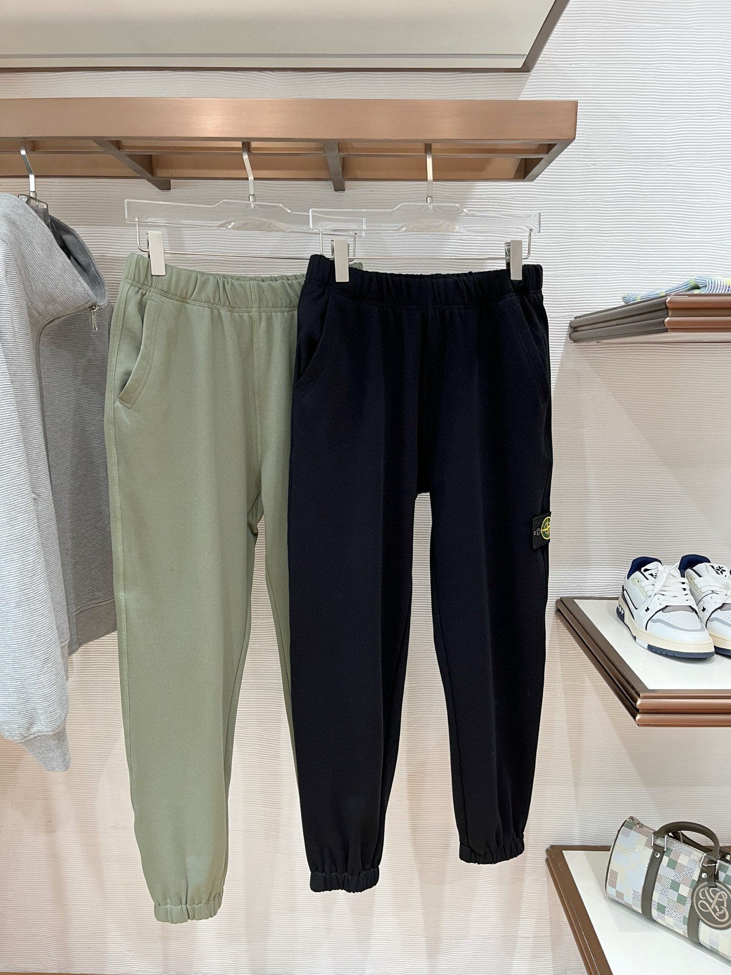 NO:528437,Autumn and winter style Stone Island Sweatshirt fabric Original hardware accessories Simple and versatile style Three colors M-XXXL, hoodie, sweatshirts, alexander wang19860909秋冬款 石头岛 卫衣毛圈面料 原版五金辅料 简单百搭款 三色 M-XXXL,,hoodie,sweatshirts,alexander wang,Men's clothing