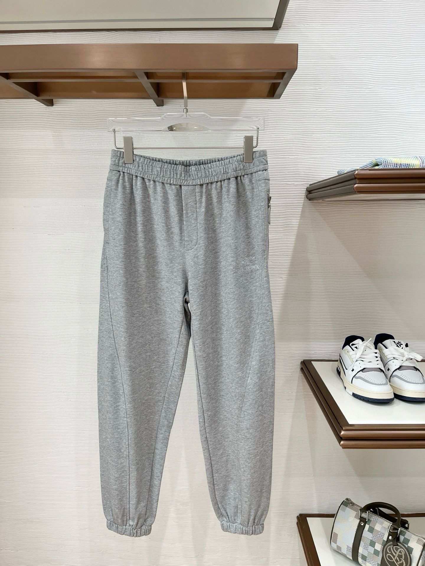 秋冬 爆炸鸟 卫衣面料 立体剪裁 单口袋拉链设计 原版五金 M-XXXL