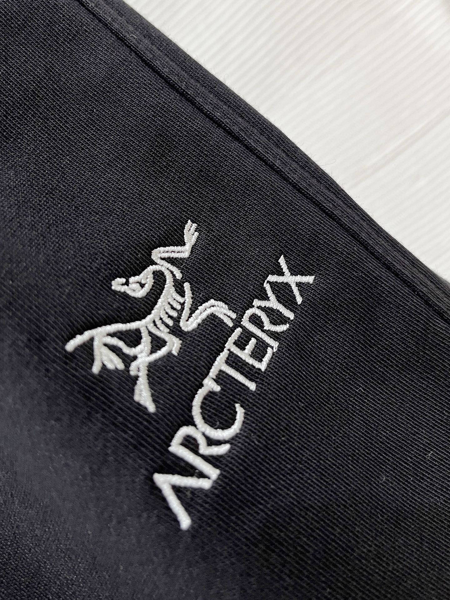 秋冬 爆炸鸟 卫衣面料 立体剪裁 单口袋拉链设计 原版五金 M-XXXL