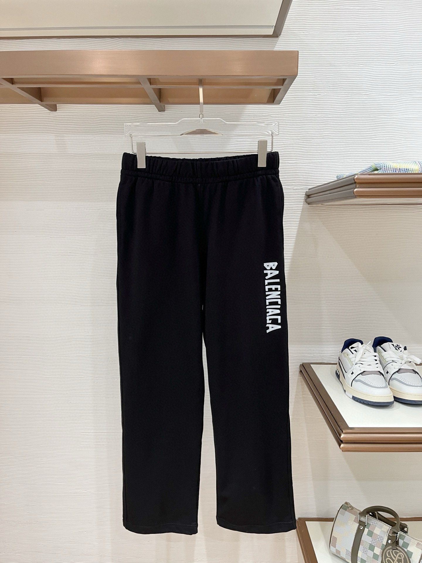 NO:528435,Paris sweatshirt fabric simple and versatile style straight trousers M-XXXL, hoodie, sweatshirts, alexander wang19860909巴黎 卫衣面料 简单百搭款 直筒裤型 M-XXXL,,hoodie,sweatshirts,alexander wang,Men's clothing