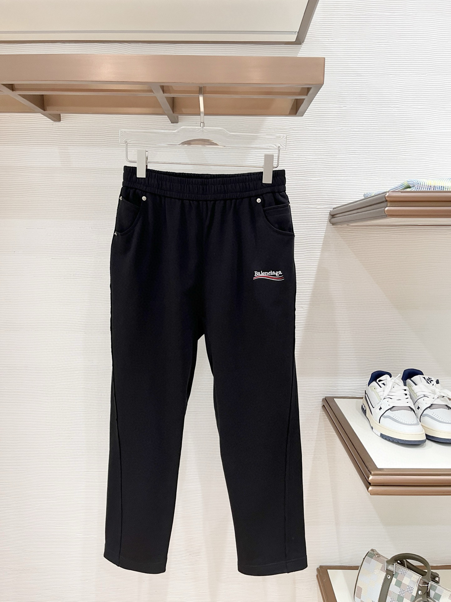 NO:528430,Paris sweatshirt fabric original hardware Coke embroidery straight pants fashionable and casual M-XXXL, hoodie, sweatshirts, alexander wang19860909巴黎 卫衣面料 原版五金 可乐绣花 直筒裤型时尚休闲 M-XXXL,,hoodie,sweatshirts,alexander wang,Men's clothing