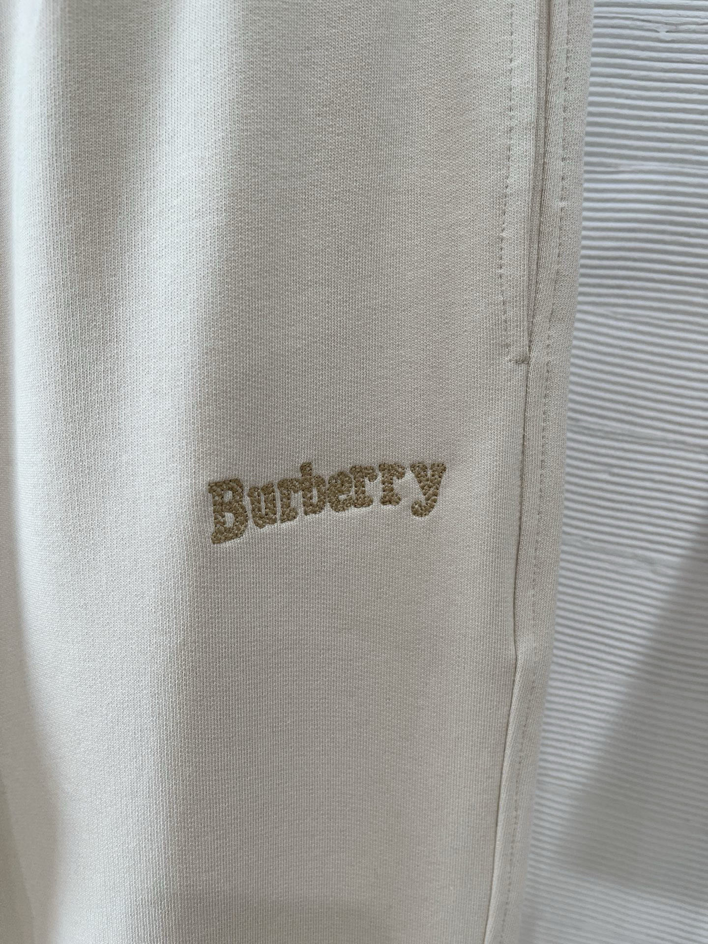 秋冬 巴宝莉 毛圈面料 十字纹绣花 最新战马 小裤脚 M-4XL