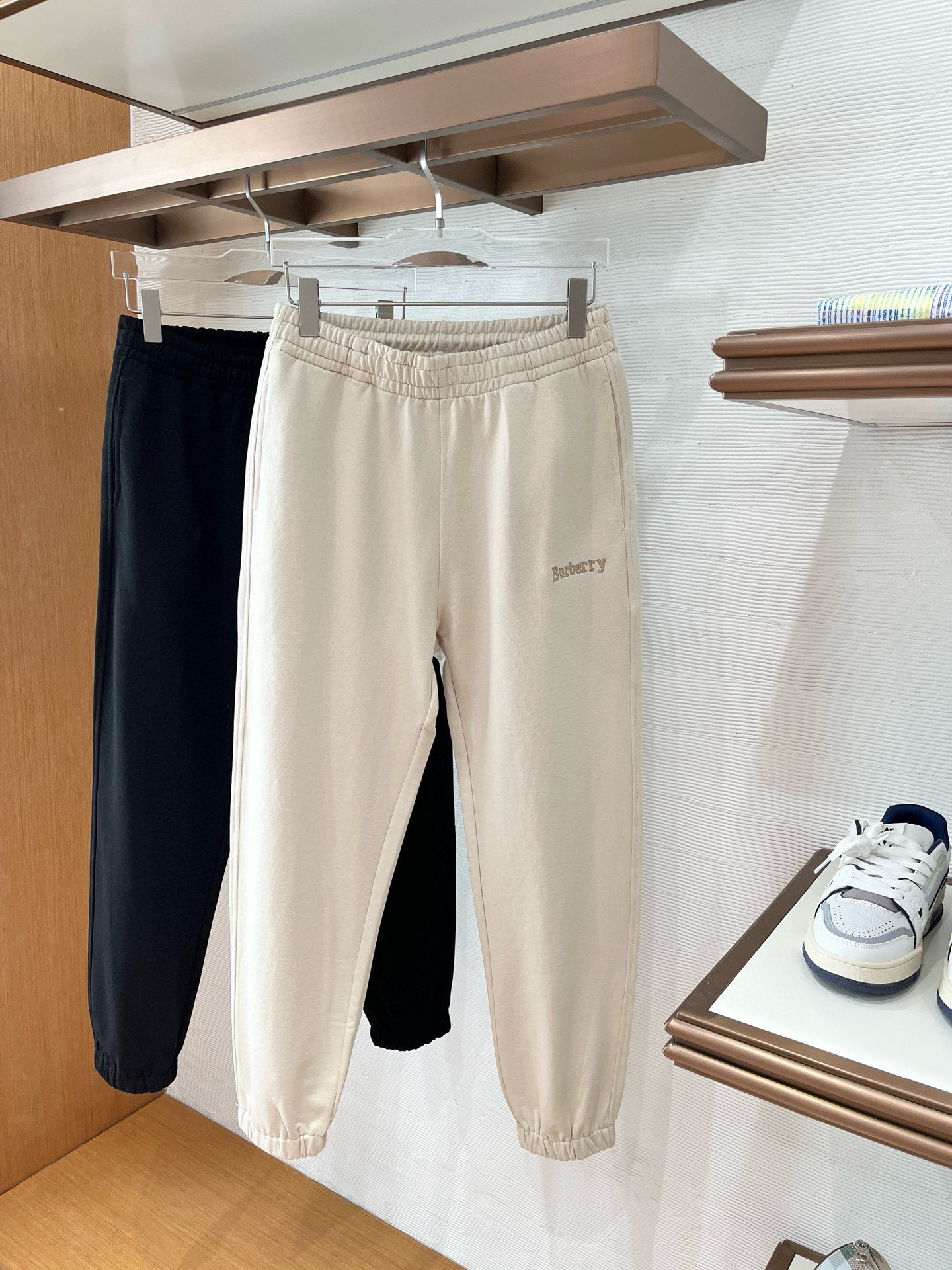 秋冬 巴宝莉 毛圈面料 十字纹绣花 最新战马 小裤脚 M-4XL