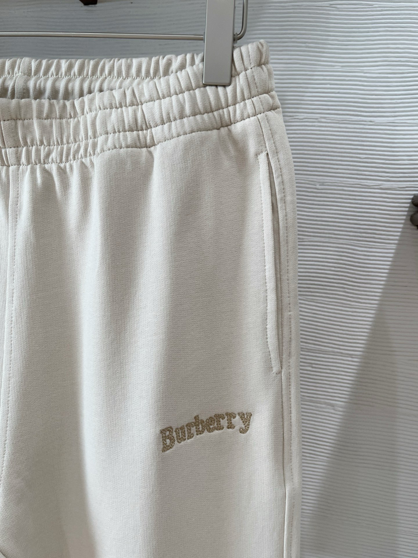 秋冬 巴宝莉 毛圈面料 十字纹绣花 最新战马 小裤脚 M-4XL