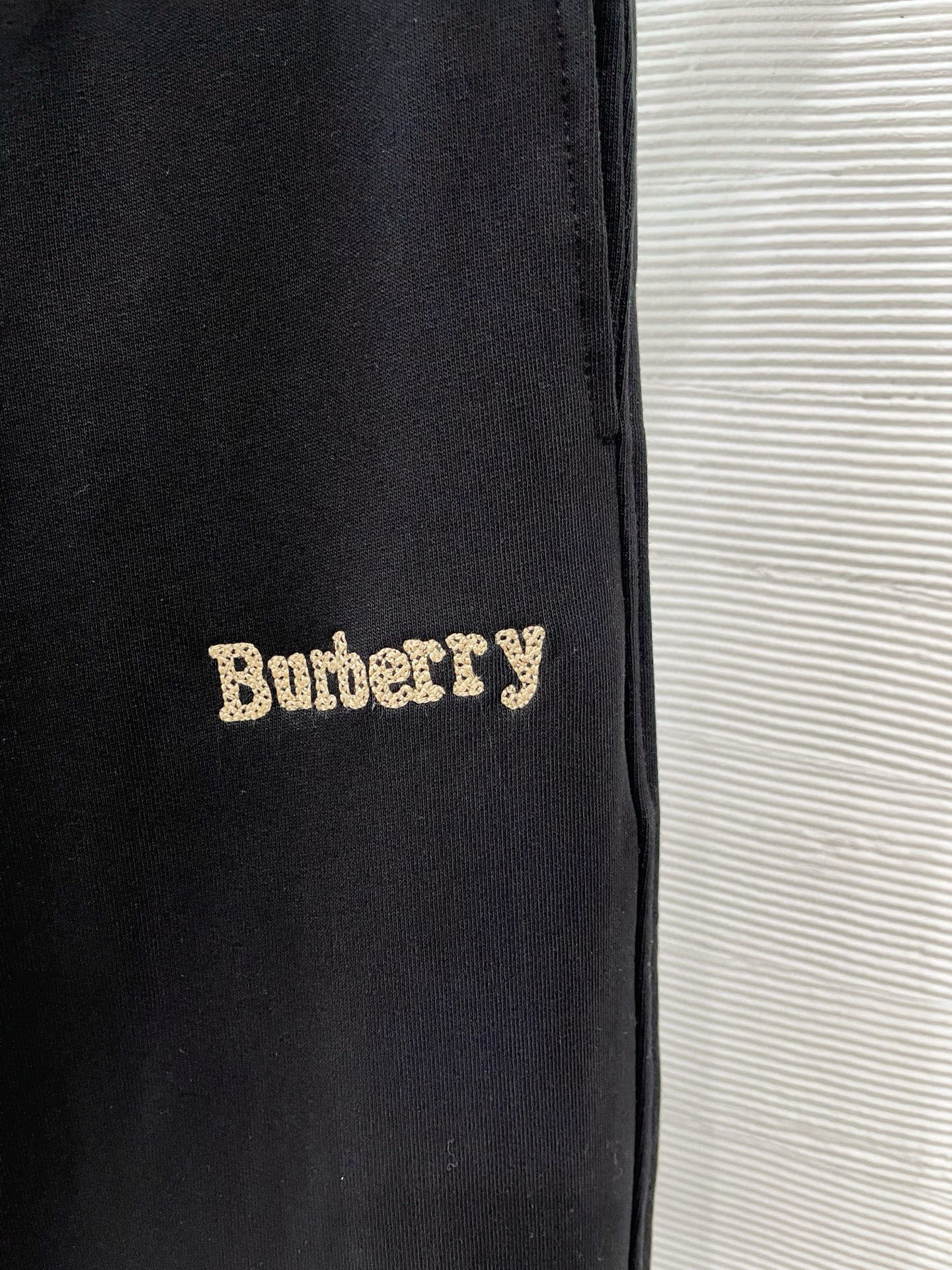 秋冬 巴宝莉 毛圈面料 十字纹绣花 最新战马 小裤脚 M-4XL